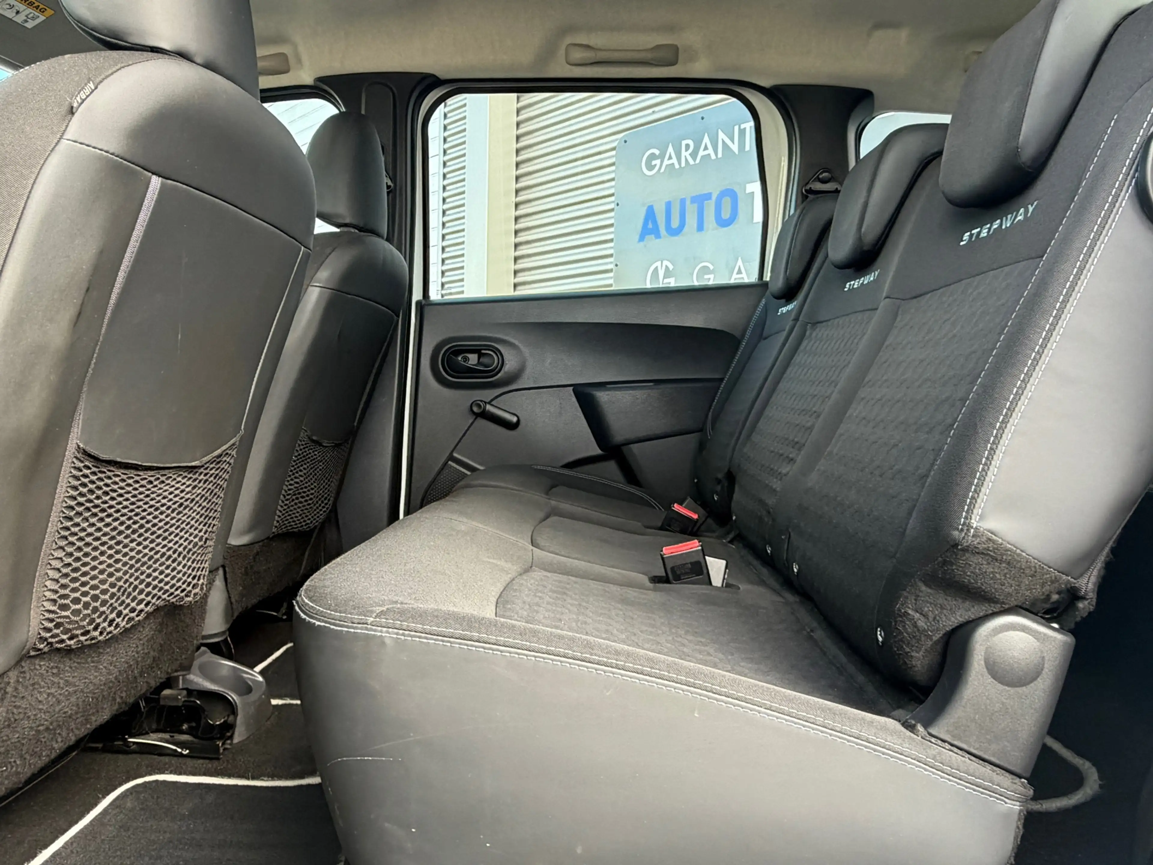 Dacia Lodgy 1.2 TCe Stepway 116PK 7Pers,Trekhaak,Navi,Airco,Cr — photo 11
