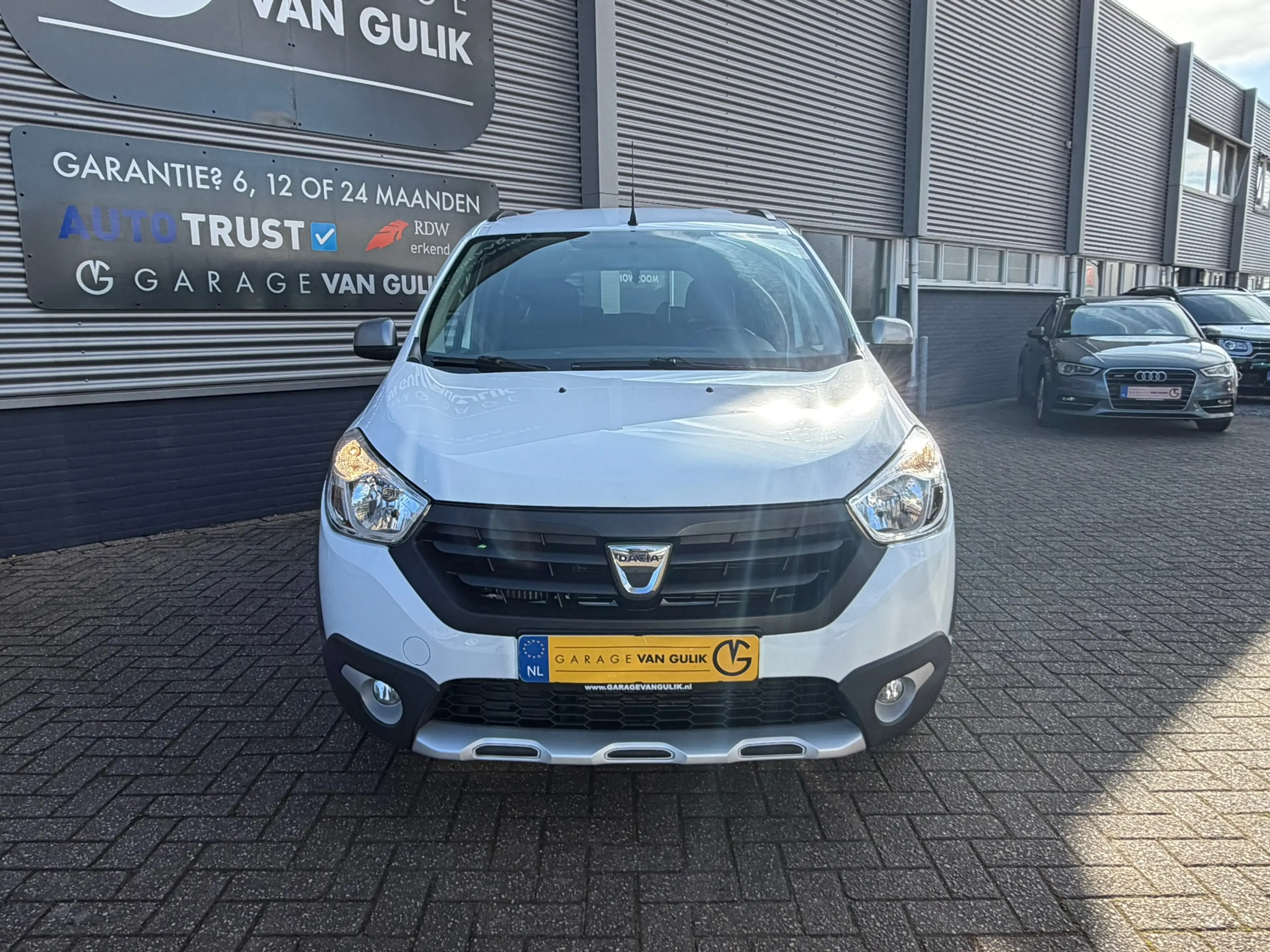 Dacia Lodgy 1.2 TCe Stepway 116PK 7Pers,Trekhaak,Navi,Airco,Cr — photo 2