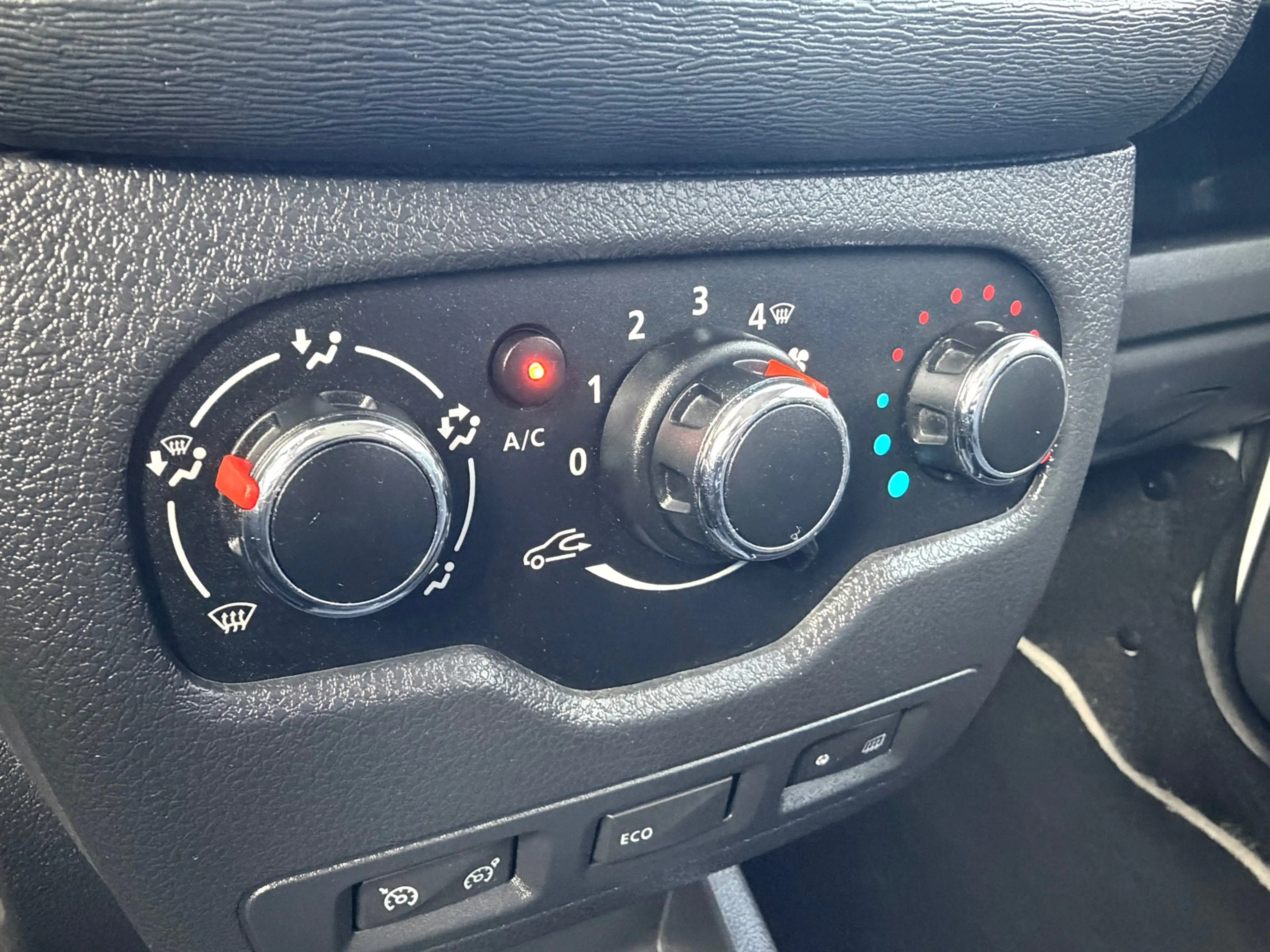 Dacia Lodgy 1.2 TCe Stepway 116PK 7Pers,Trekhaak,Navi,Airco,Cr — photo 24