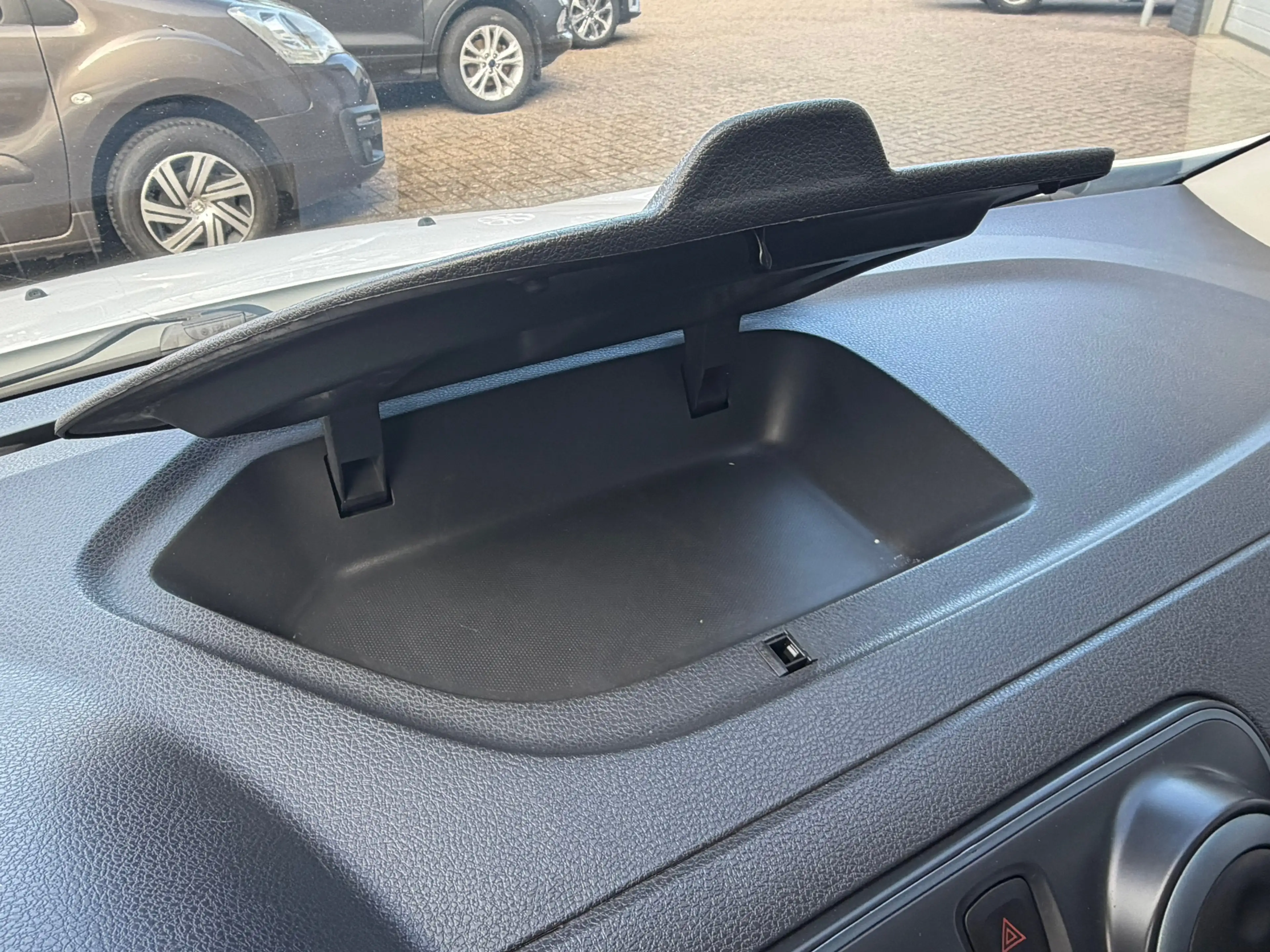 Dacia Lodgy 1.2 TCe Stepway 116PK 7Pers,Trekhaak,Navi,Airco,Cr — photo 21