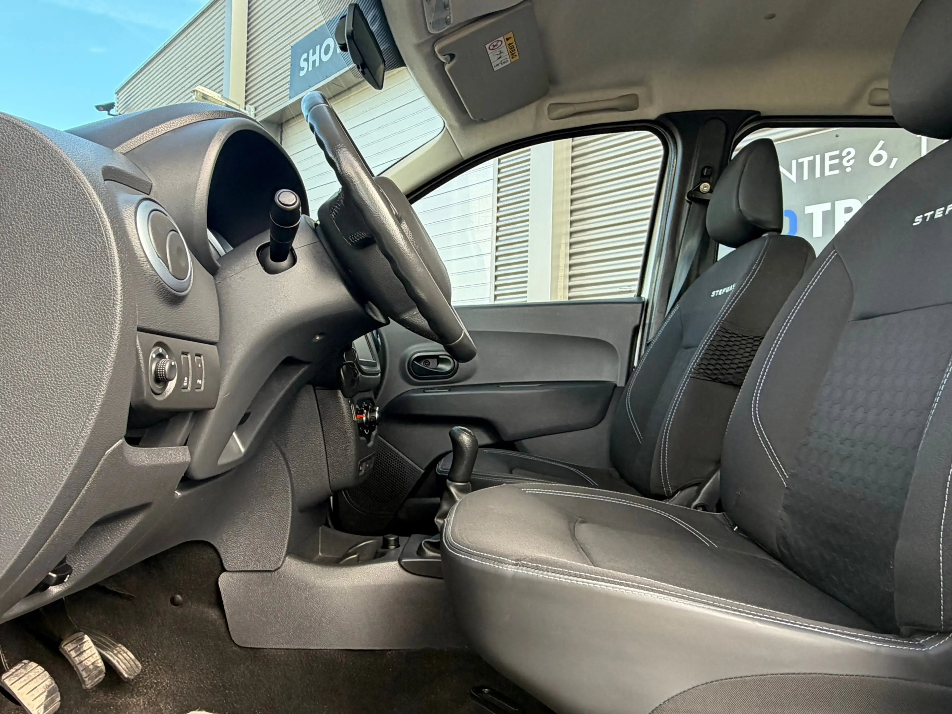 Dacia Lodgy 1.2 TCe Stepway 116PK 7Pers,Trekhaak,Navi,Airco,Cr — photo 12