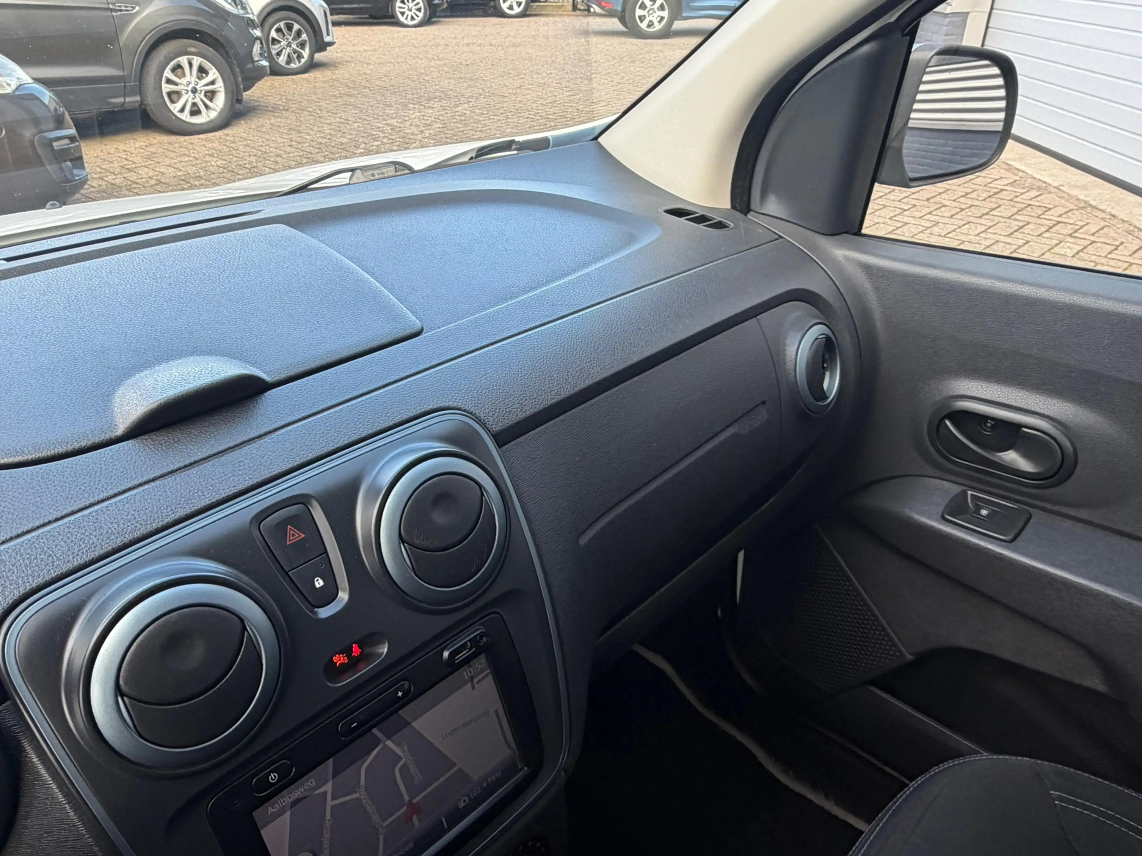 Dacia Lodgy 1.2 TCe Stepway 116PK 7Pers,Trekhaak,Navi,Airco,Cr — photo 20