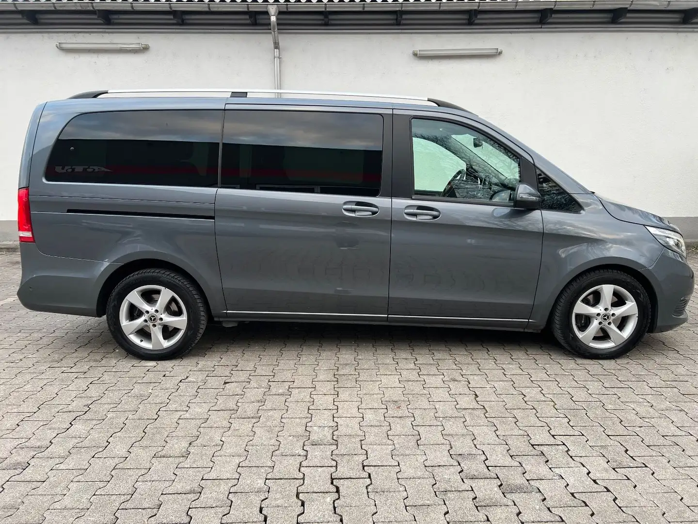 Mercedes-Benz V 250 d Autom. EDITION lang 140kW*1Hand*Burmester Grau - 2