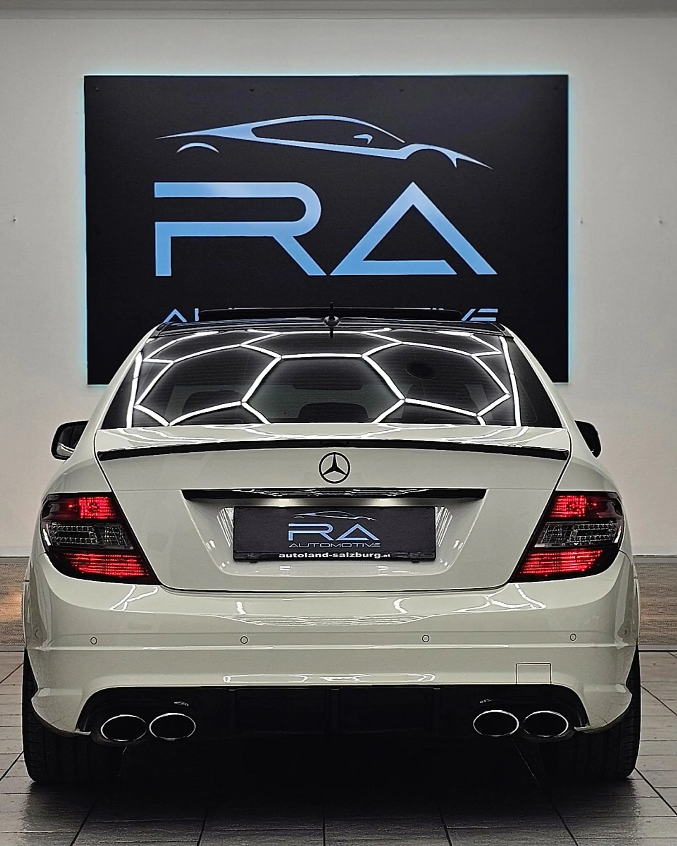 Mercedes-Benz C 63 AMG Avantgarde Aut. — photo 6
