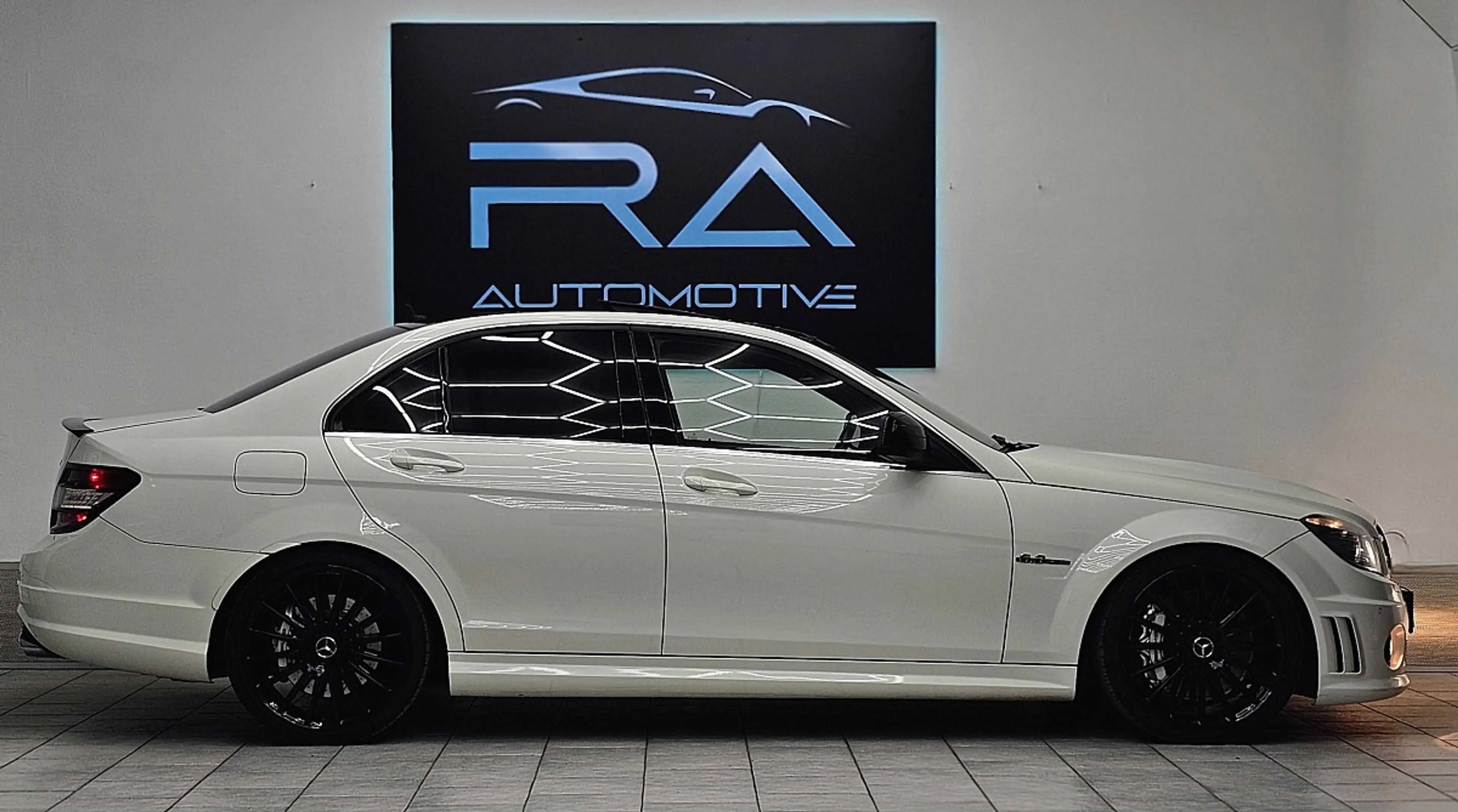 Mercedes-Benz C 63 AMG Avantgarde Aut. — photo 8