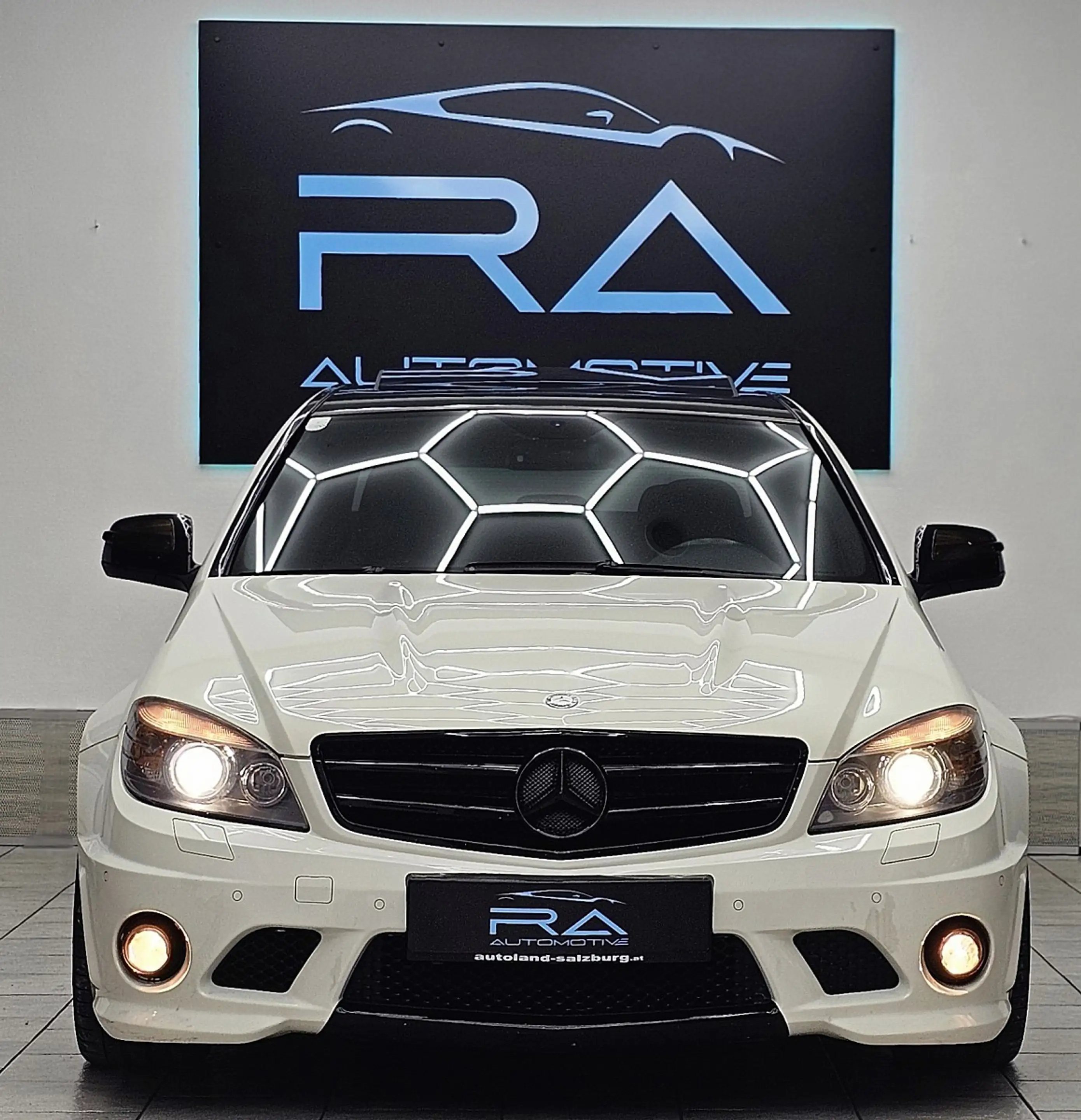 Mercedes-Benz C 63 AMG Avantgarde Aut. — photo 2