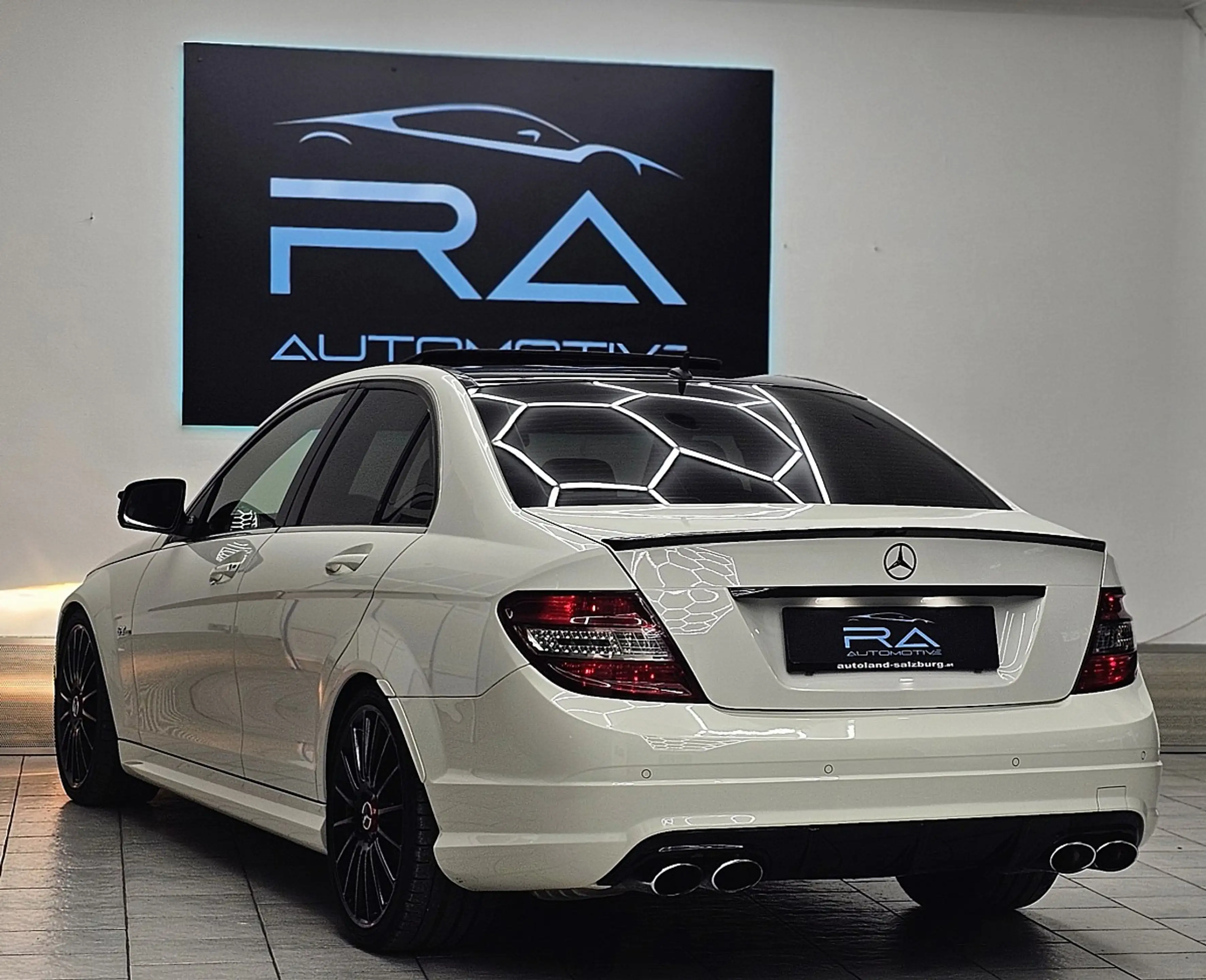 Mercedes-Benz C 63 AMG Avantgarde Aut. — photo 7