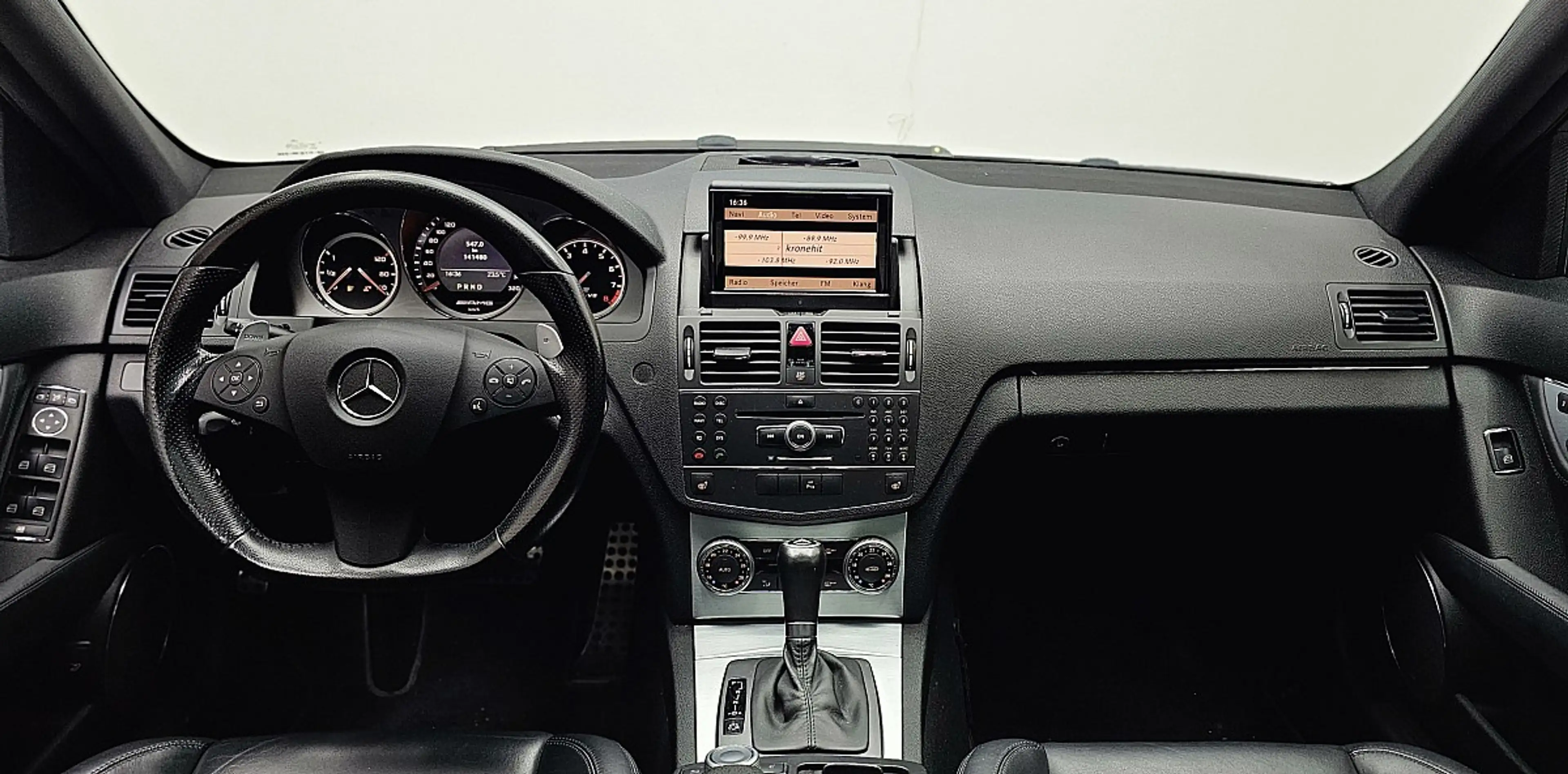 Mercedes-Benz C 63 AMG Avantgarde Aut. — photo 11