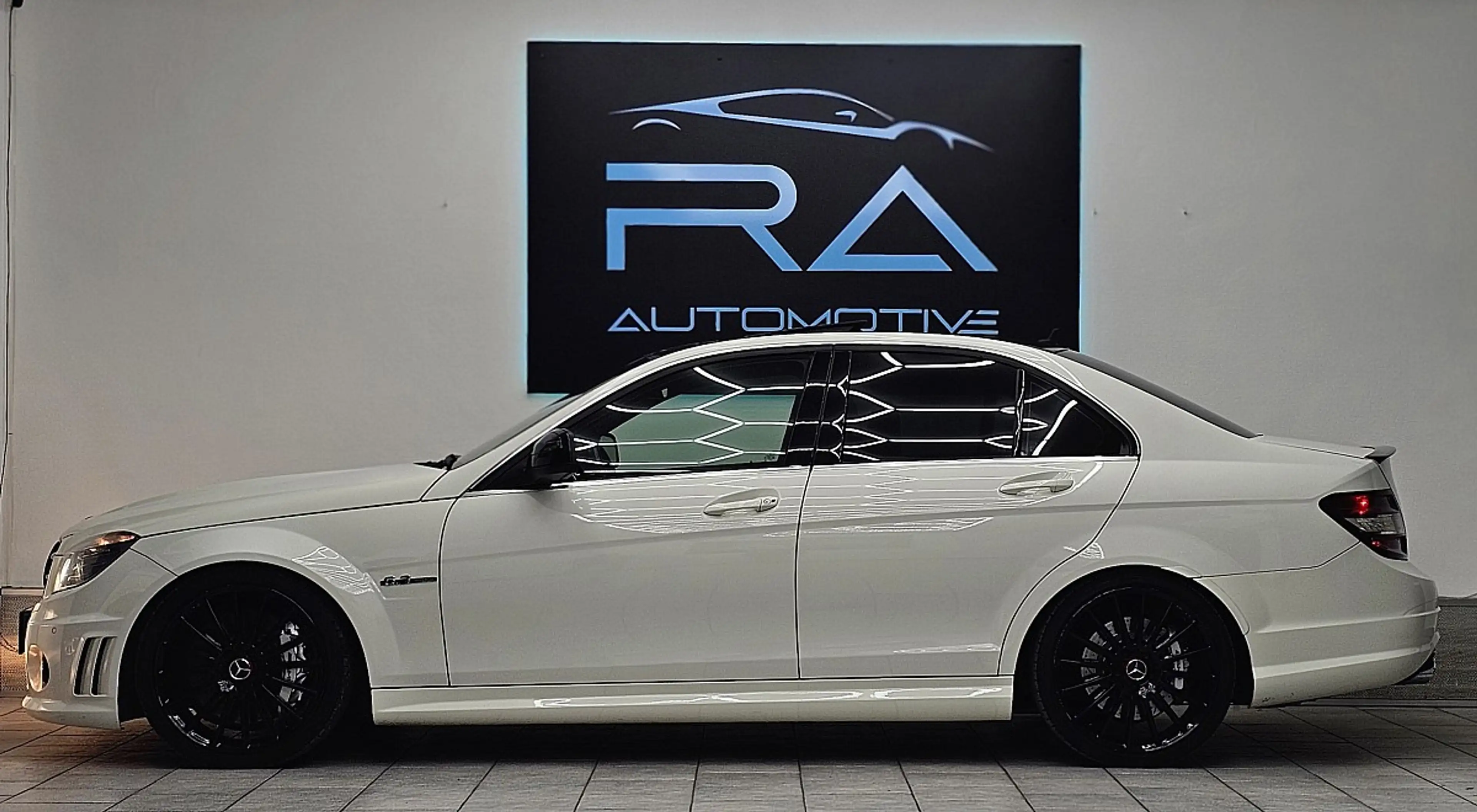 Mercedes-Benz C 63 AMG Avantgarde Aut. — photo 4