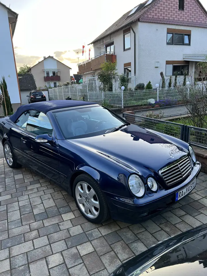Mercedes-Benz CLK 320