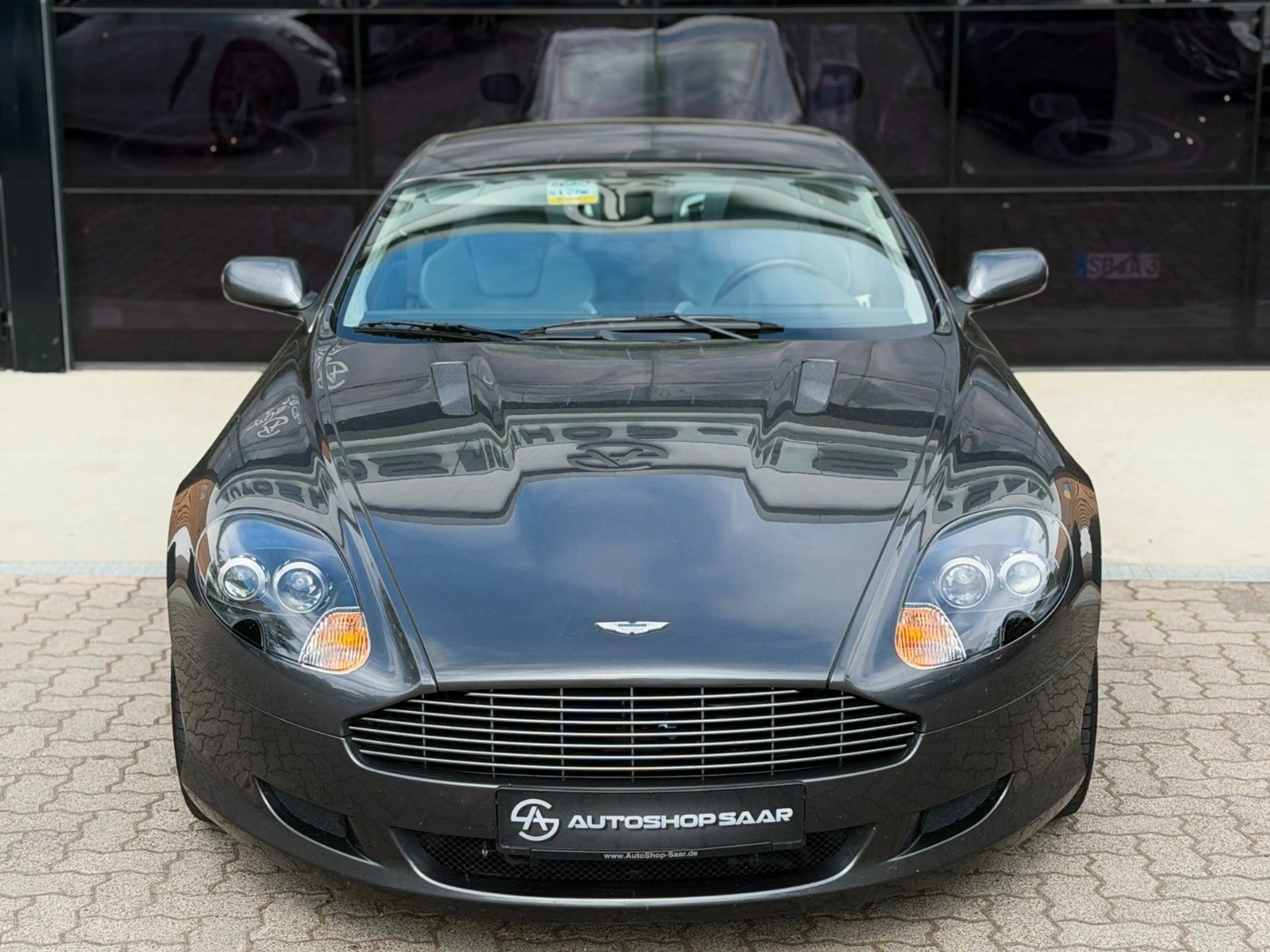 Aston Martin DB9 -5.9 Touchtronic V 12 — photo 4
