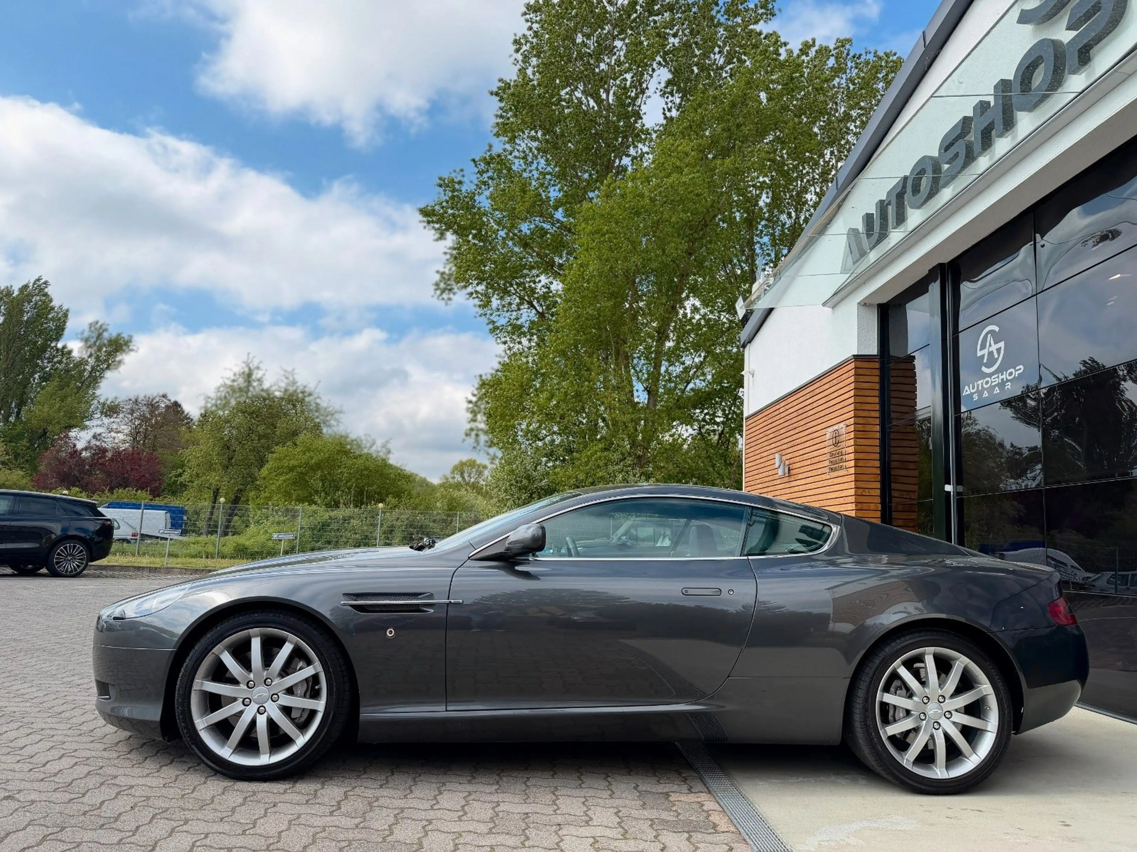 Aston Martin DB9 -5.9 Touchtronic V 12 — photo 8