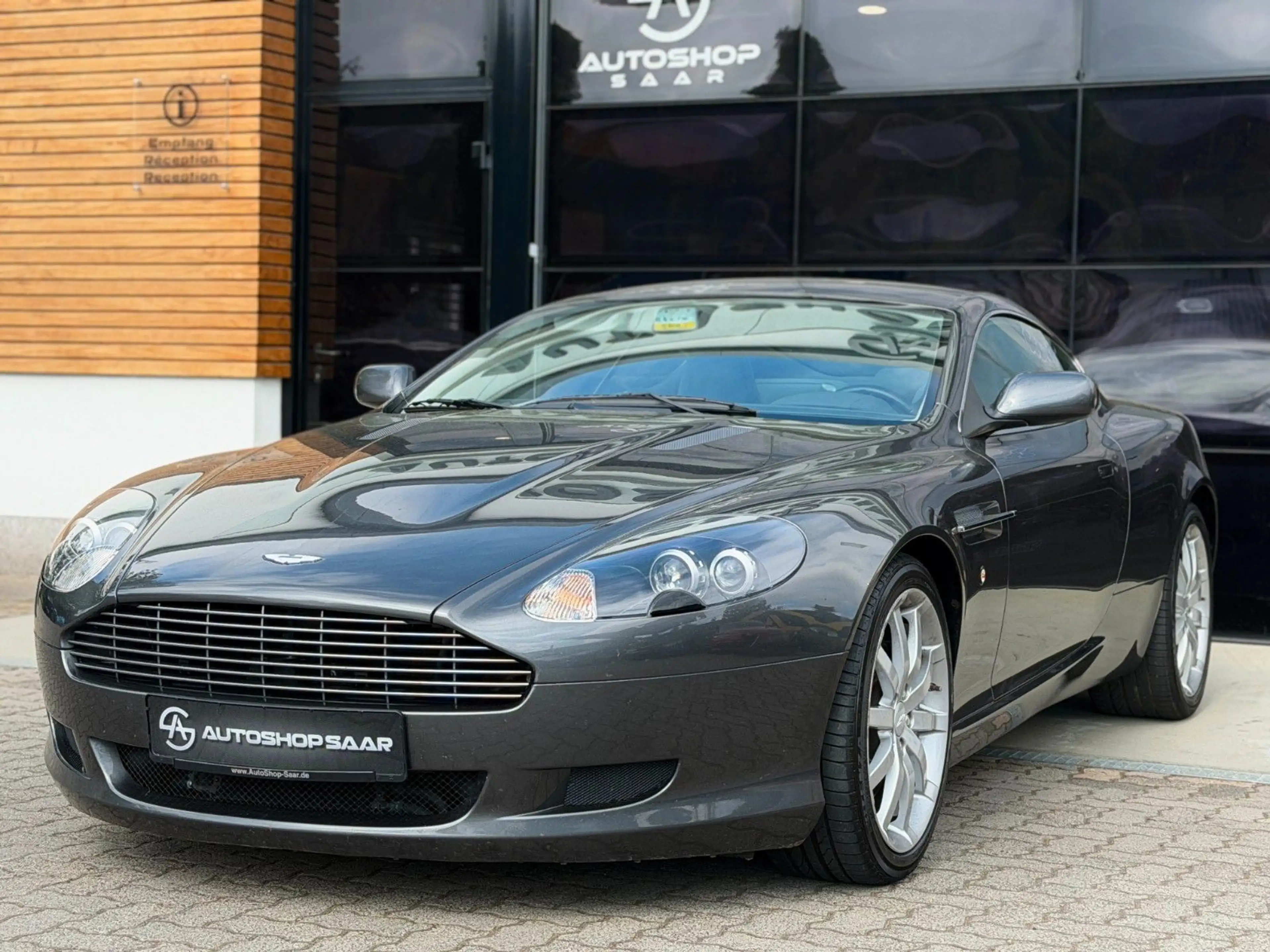 Aston Martin DB9 -5.9 Touchtronic V 12 — photo 6