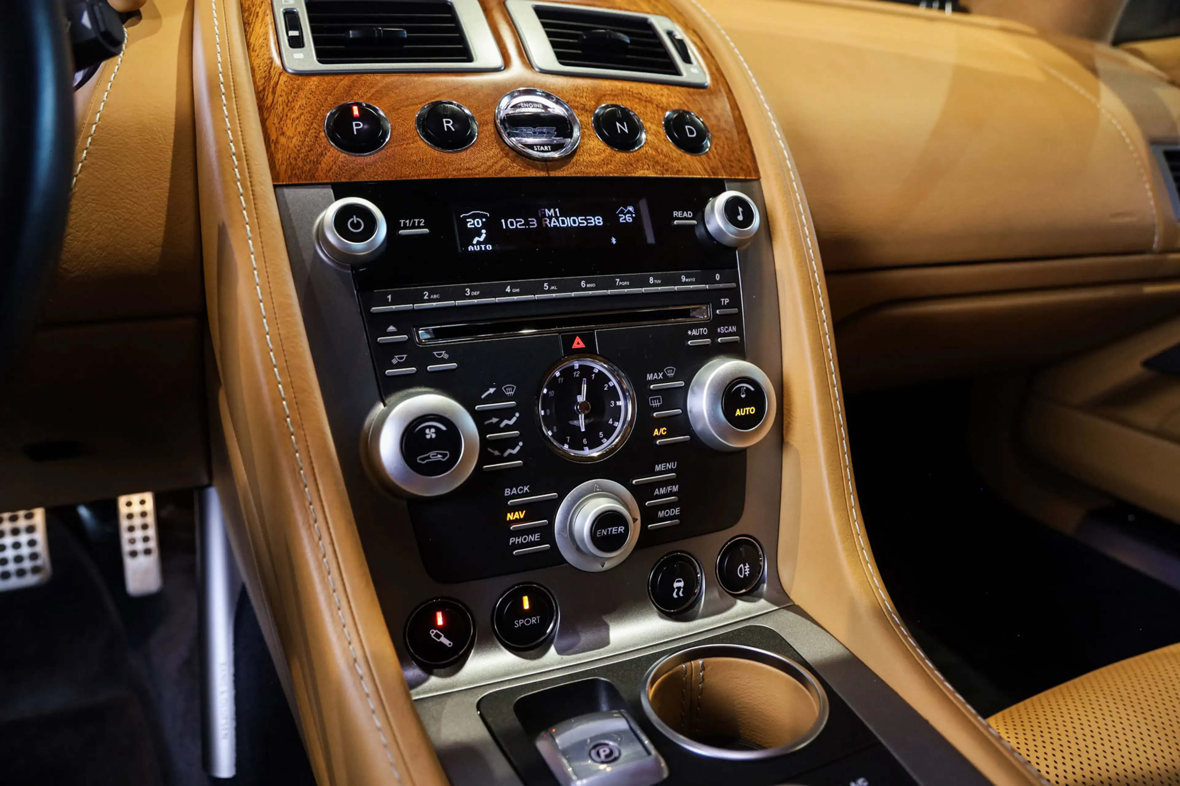 Aston Martin Rapide 6.0 V12, 476 PK, Youngtimer, 4/Seats, B&O/Geluid, — photo 19