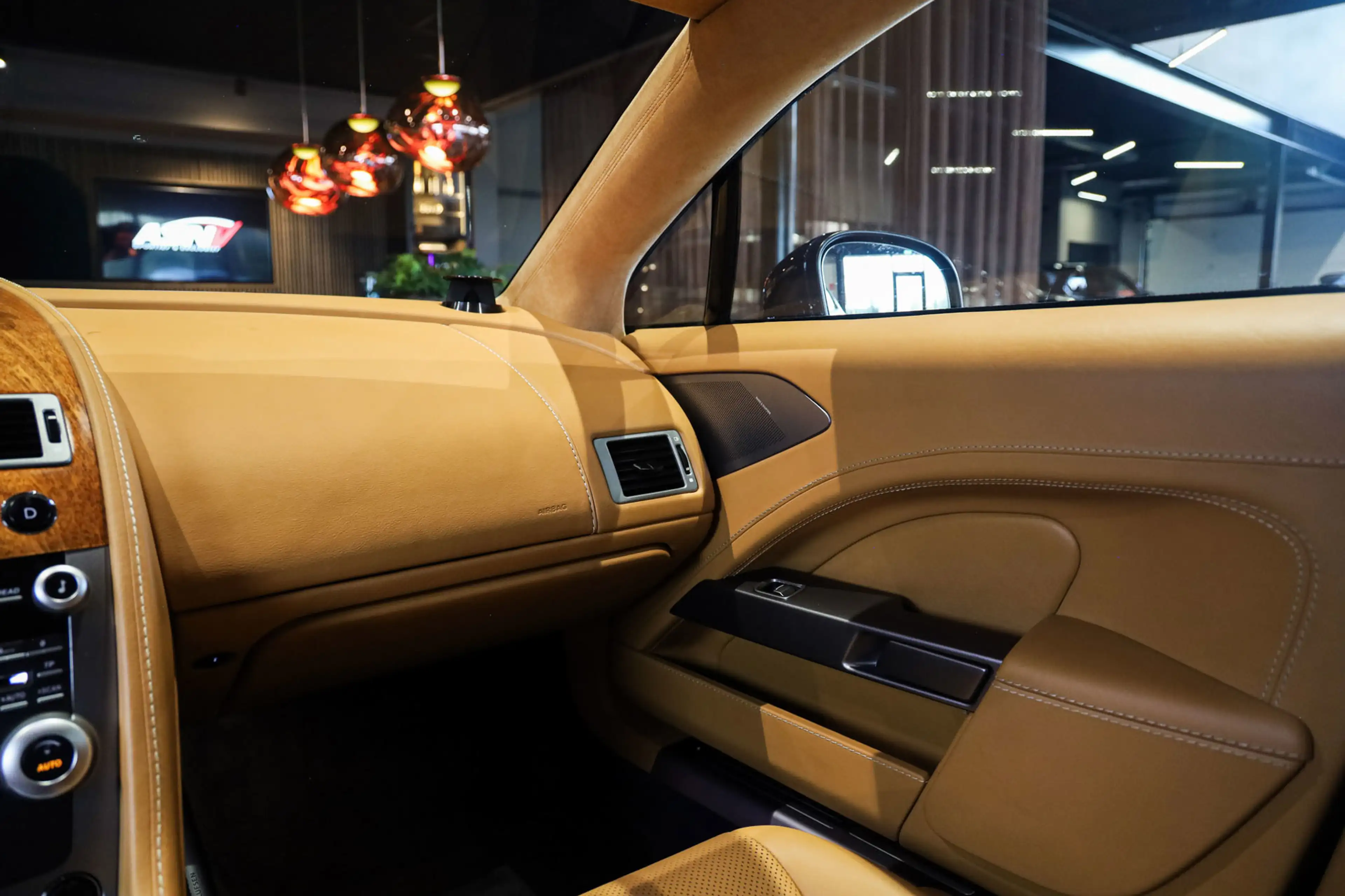 Aston Martin Rapide 6.0 V12, 476 PK, Youngtimer, 4/Seats, B&O/Geluid, — photo 16