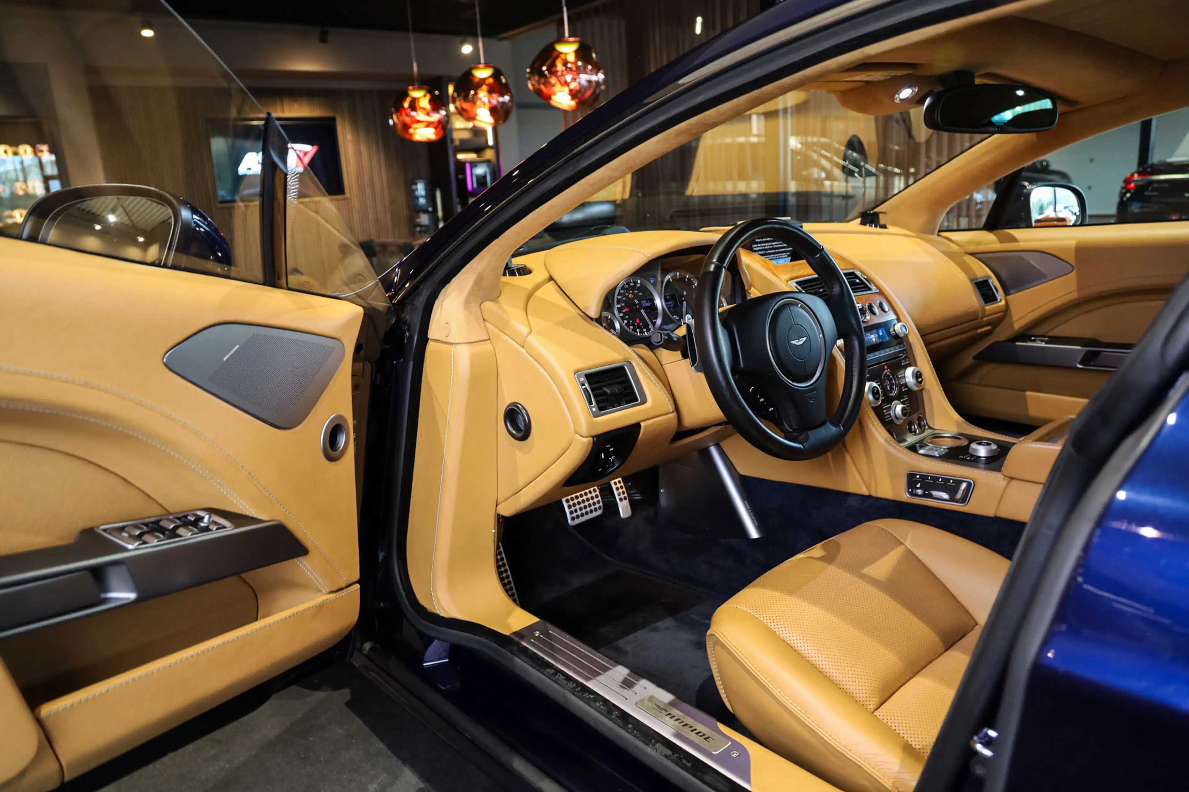 Aston Martin Rapide 6.0 V12, 476 PK, Youngtimer, 4/Seats, B&O/Geluid, — photo 6
