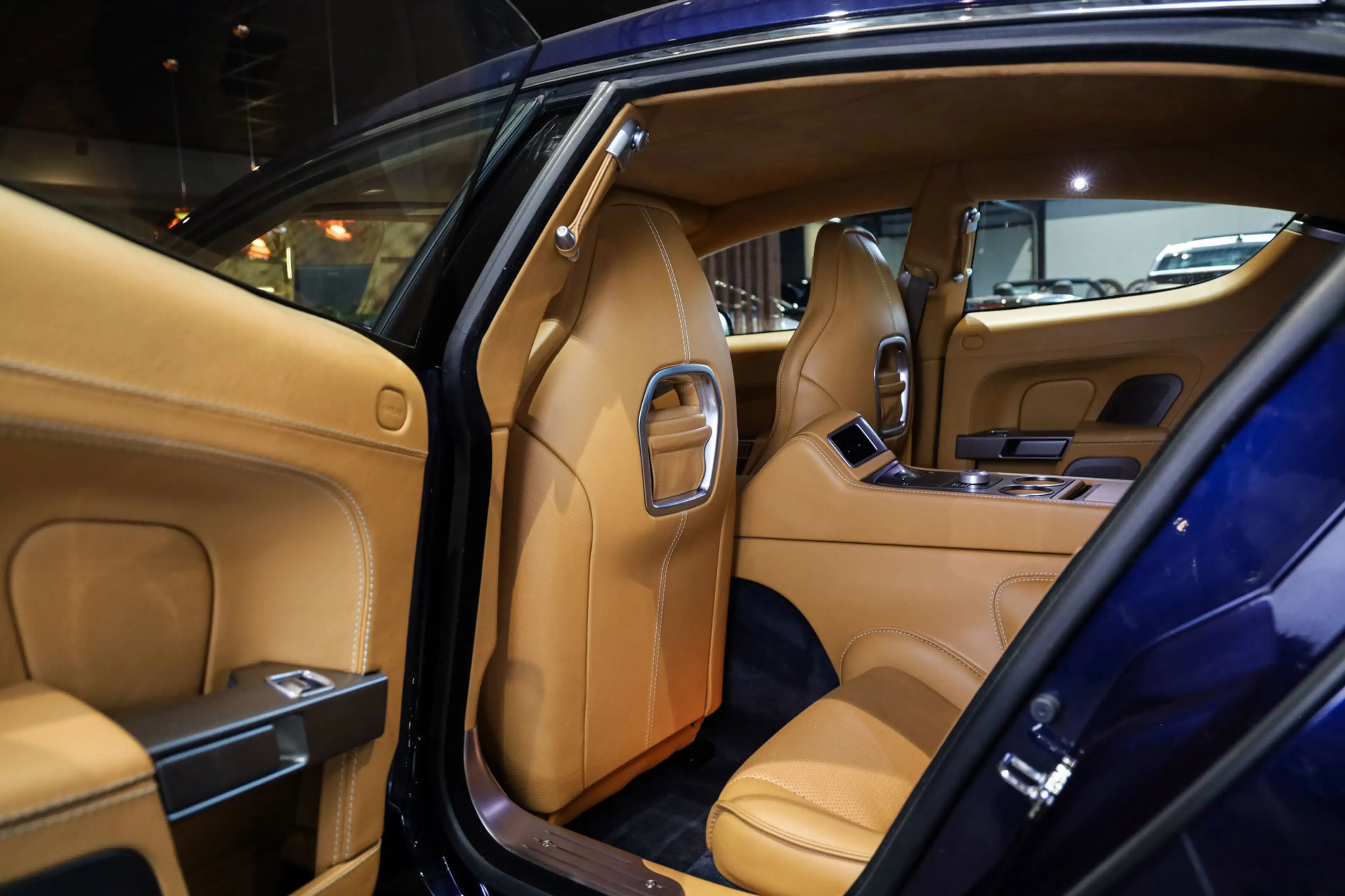 Aston Martin Rapide 6.0 V12, 476 PK, Youngtimer, 4/Seats, B&O/Geluid, — photo 29