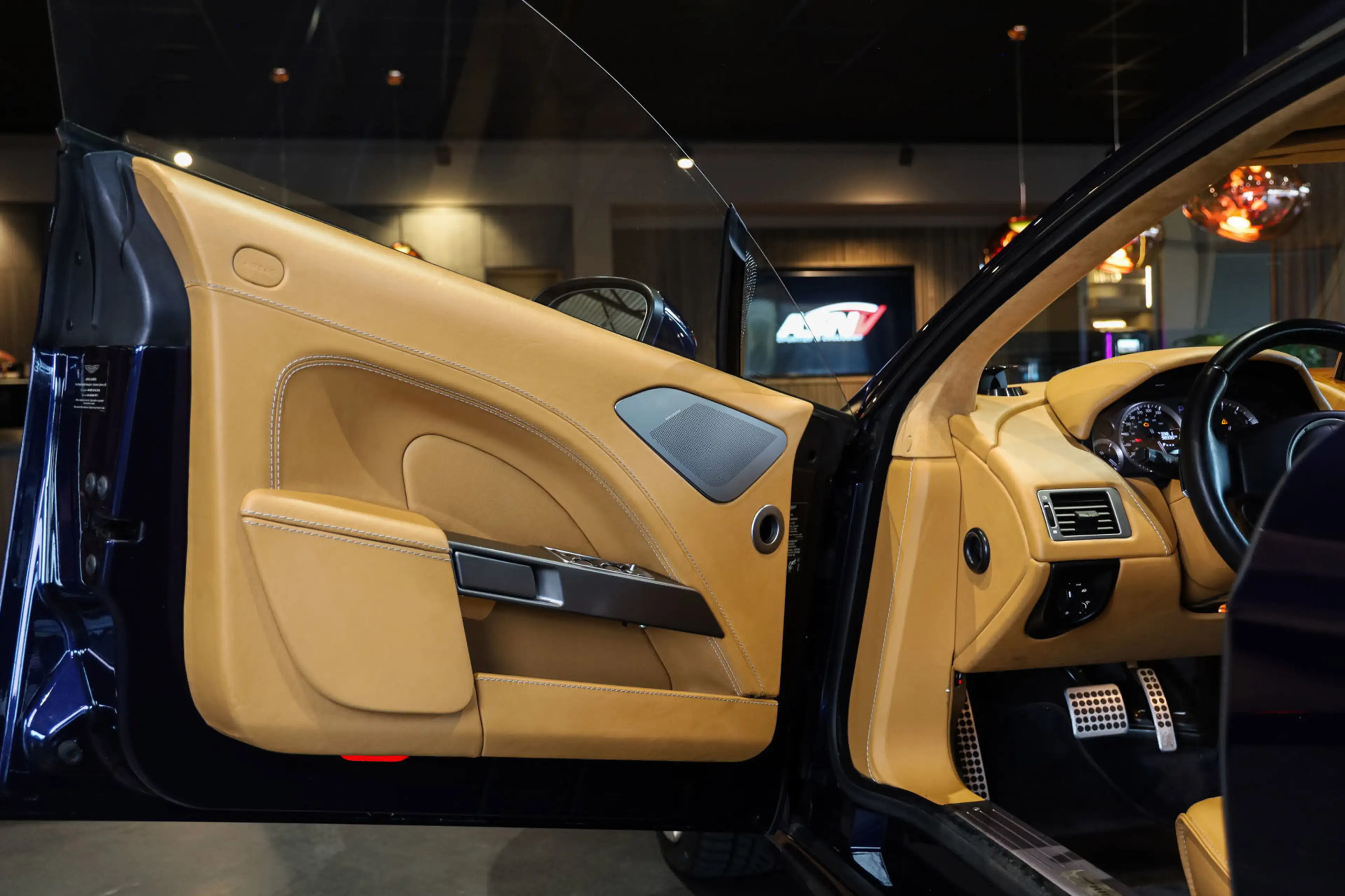 Aston Martin Rapide 6.0 V12, 476 PK, Youngtimer, 4/Seats, B&O/Geluid, — photo 5