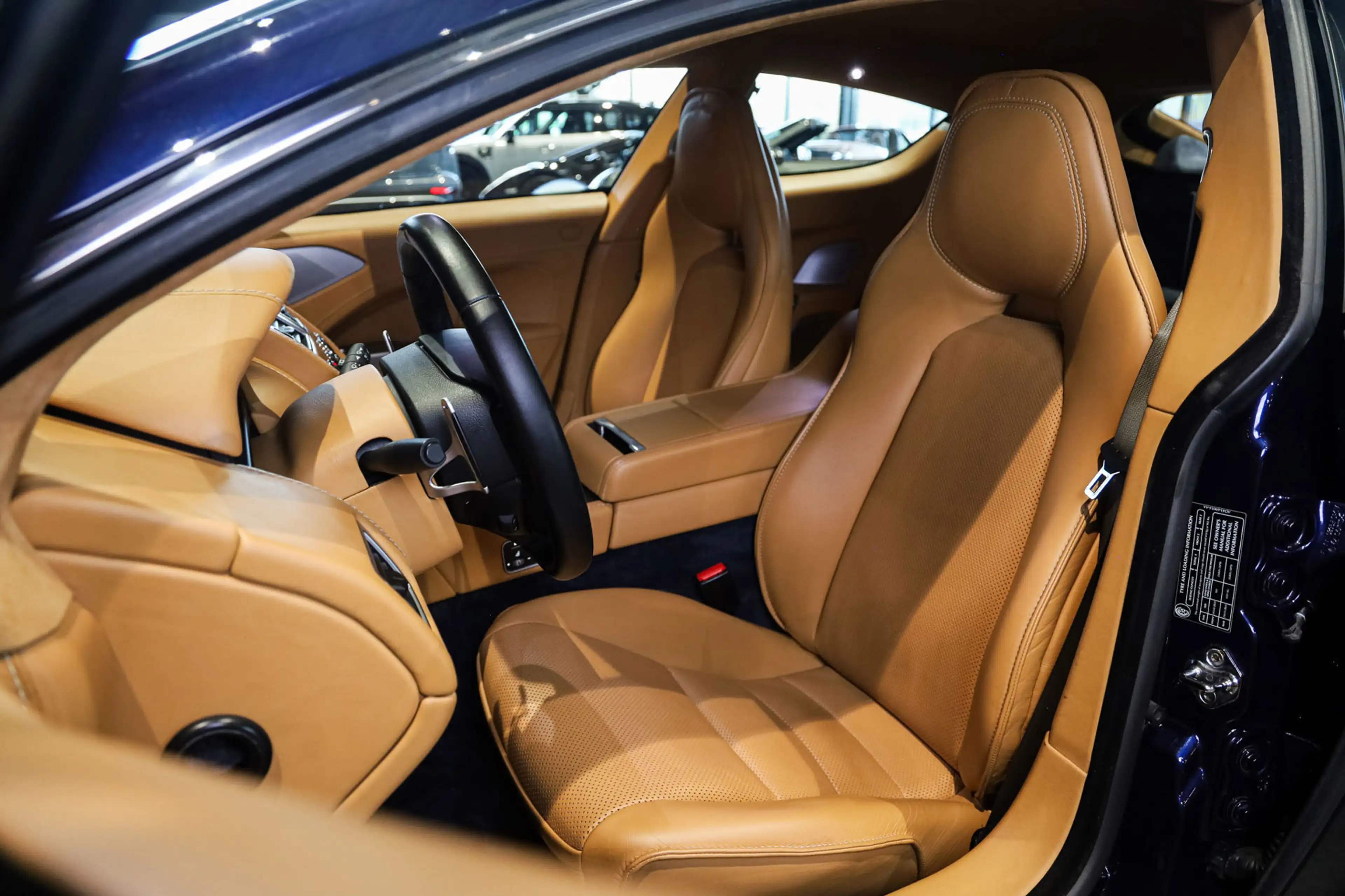 Aston Martin Rapide 6.0 V12, 476 PK, Youngtimer, 4/Seats, B&O/Geluid, — photo 8