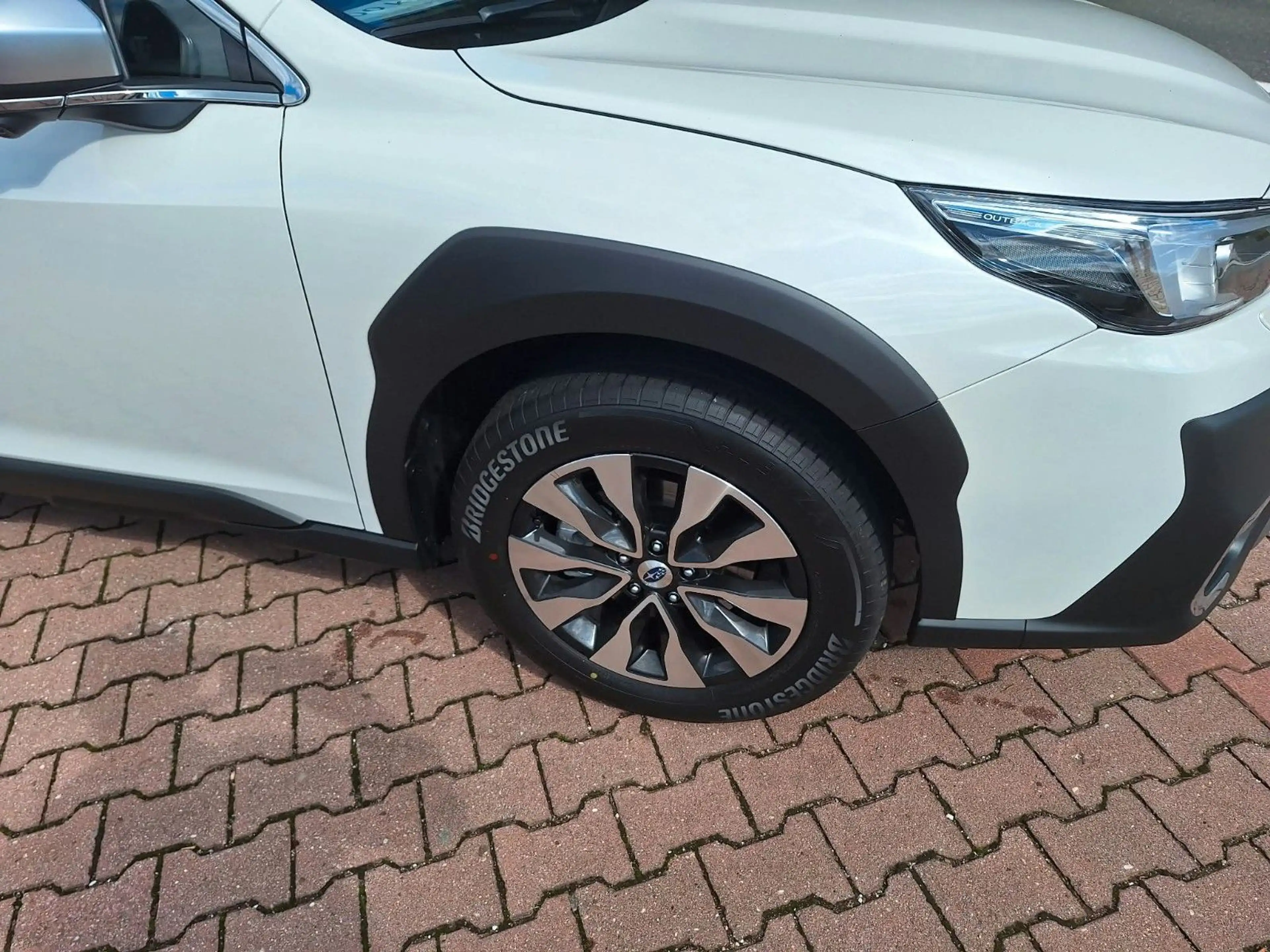 Subaru OUTBACK 2.5i Platinum Lineartronic, Gasanlage — photo 5