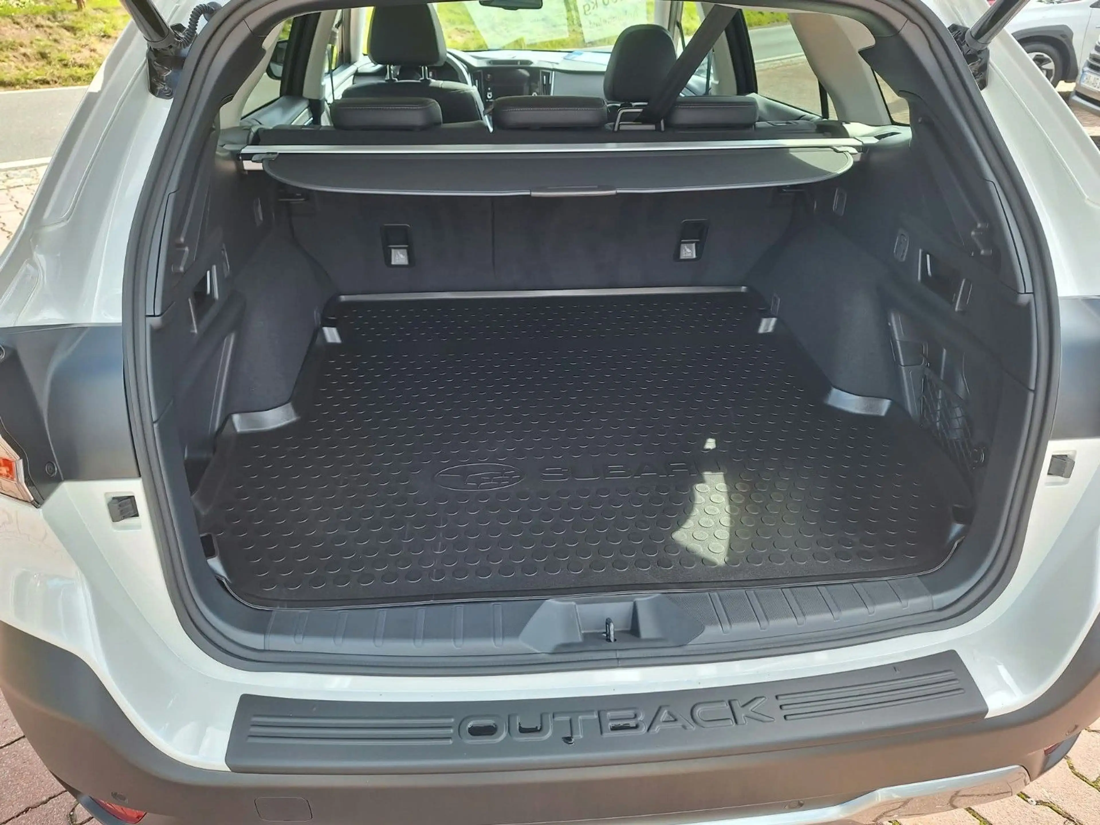 Subaru OUTBACK 2.5i Platinum Lineartronic, Gasanlage — photo 11