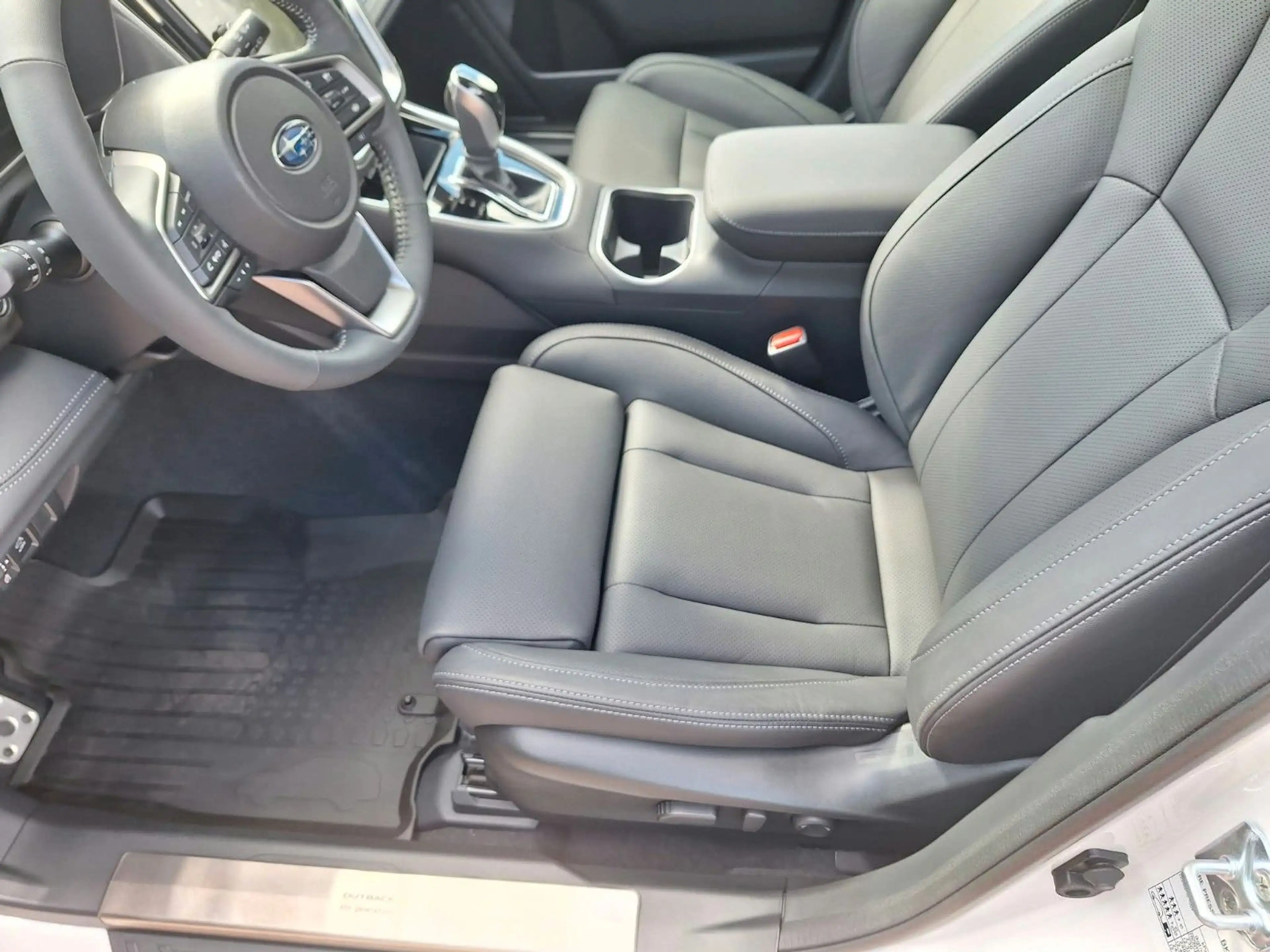 Subaru OUTBACK 2.5i Platinum Lineartronic, Gasanlage — photo 14