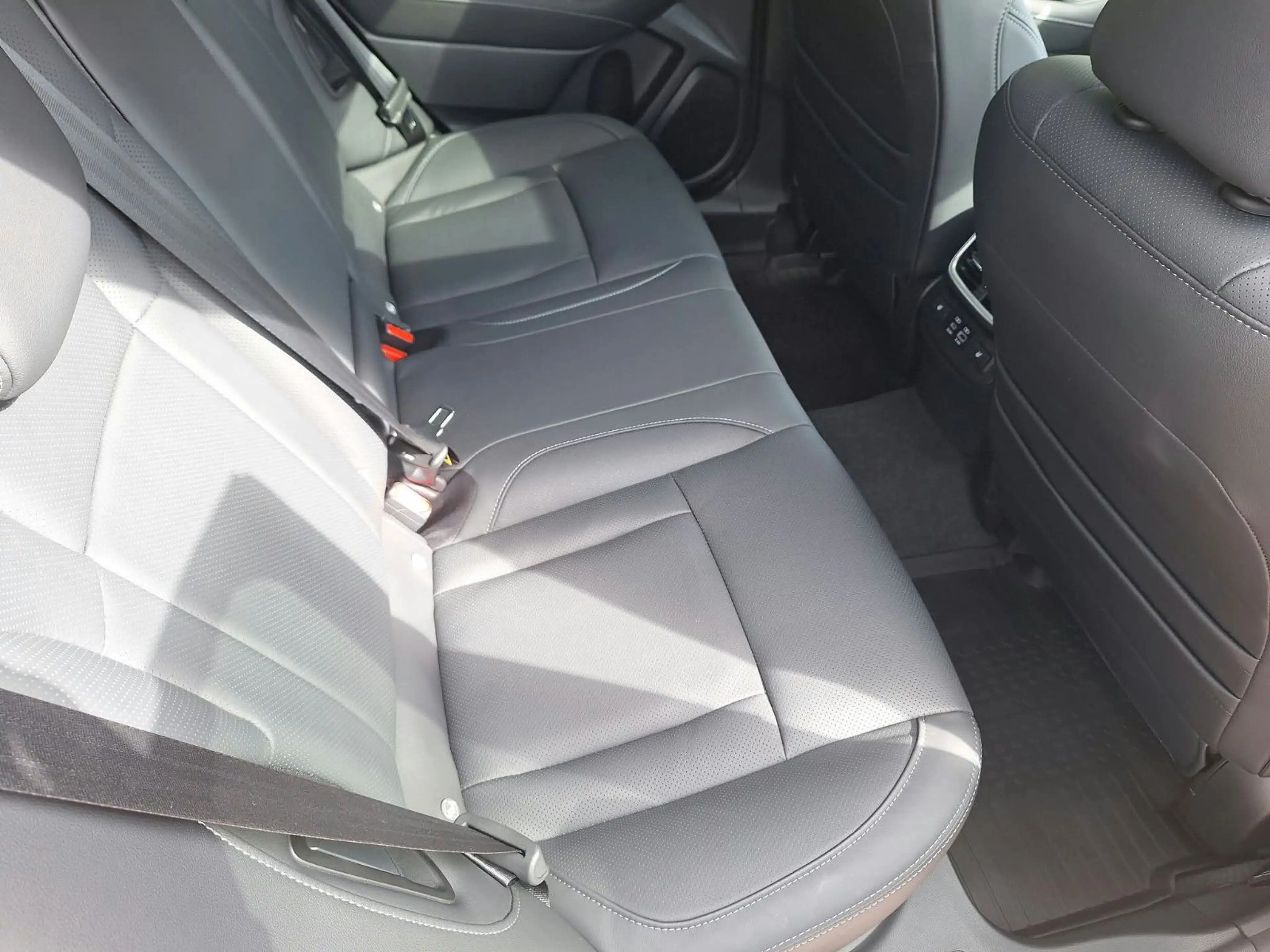 Subaru OUTBACK 2.5i Platinum Lineartronic, Gasanlage — photo 6