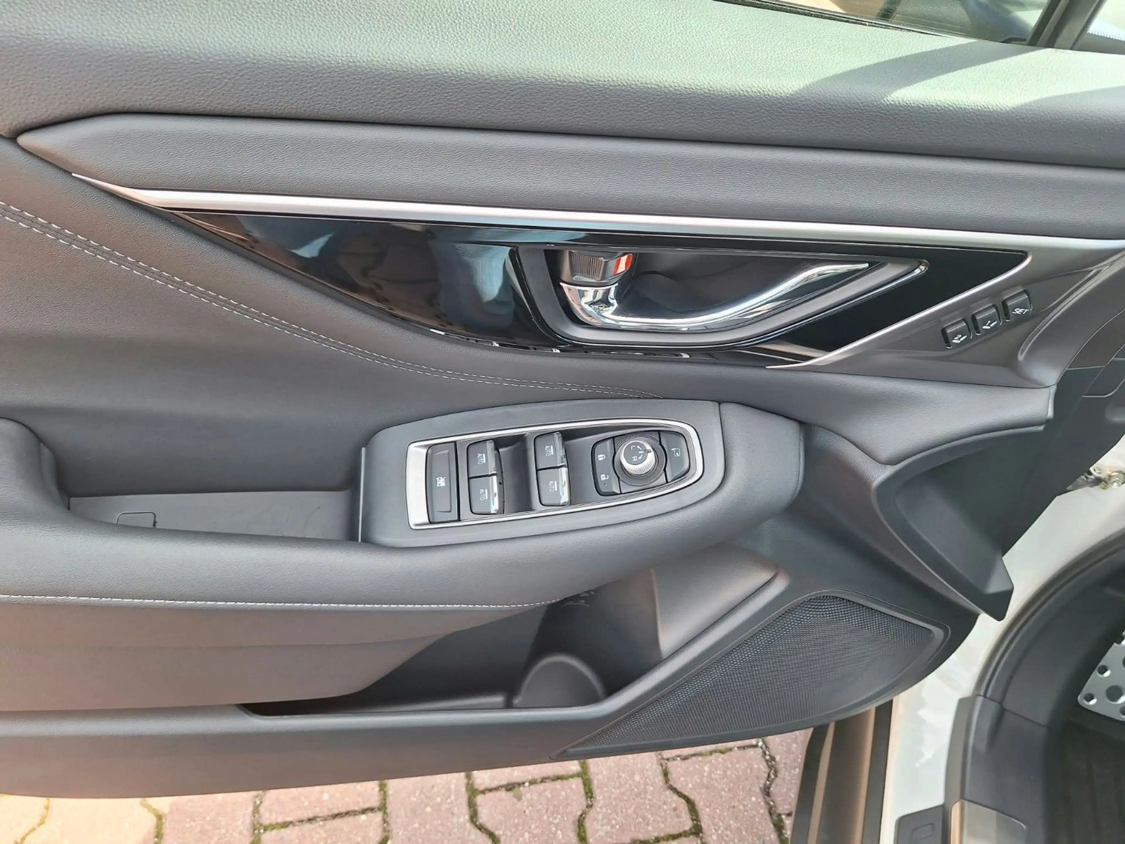 Subaru OUTBACK 2.5i Platinum Lineartronic, Gasanlage — photo 4