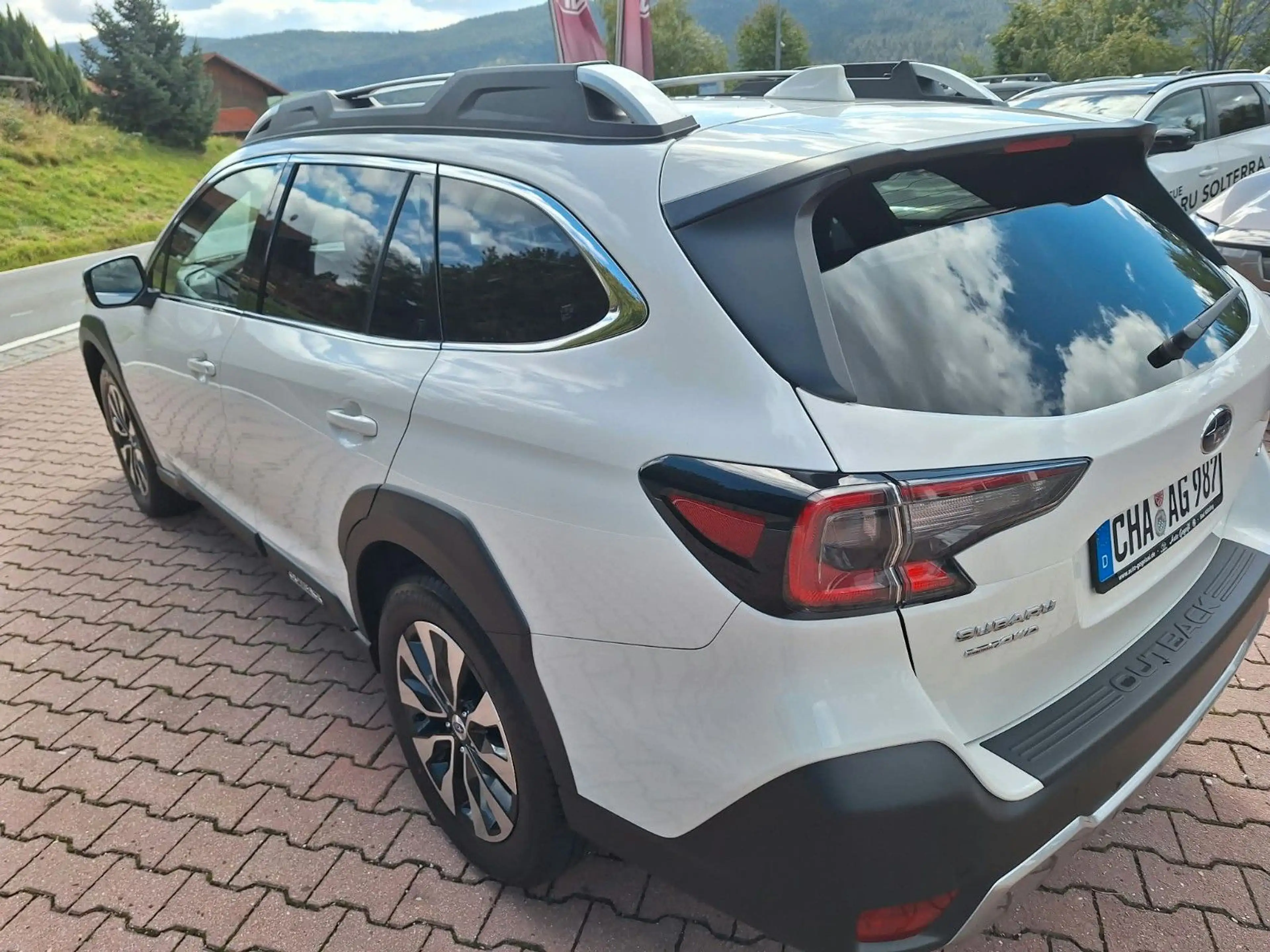 Subaru OUTBACK 2.5i Platinum Lineartronic, Gasanlage — photo 2