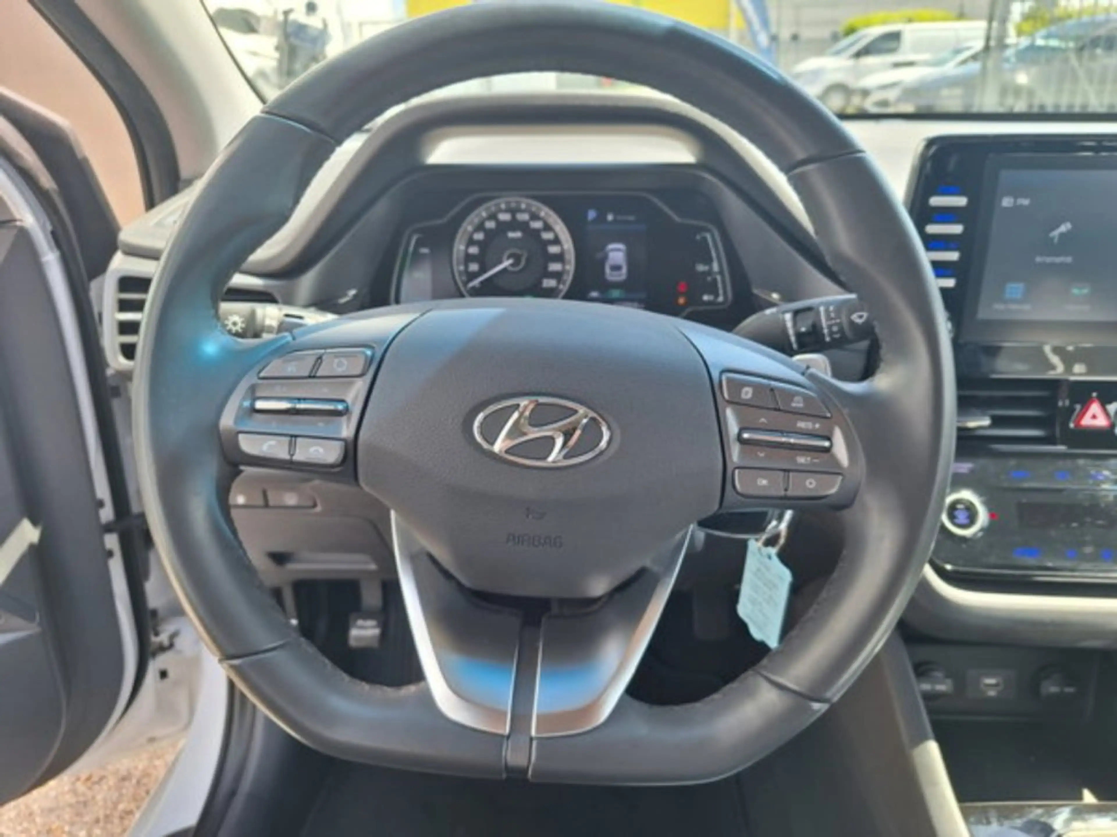 Hyundai IONIQ 1,6 GDi HEV Entry i0h30t — photo 9
