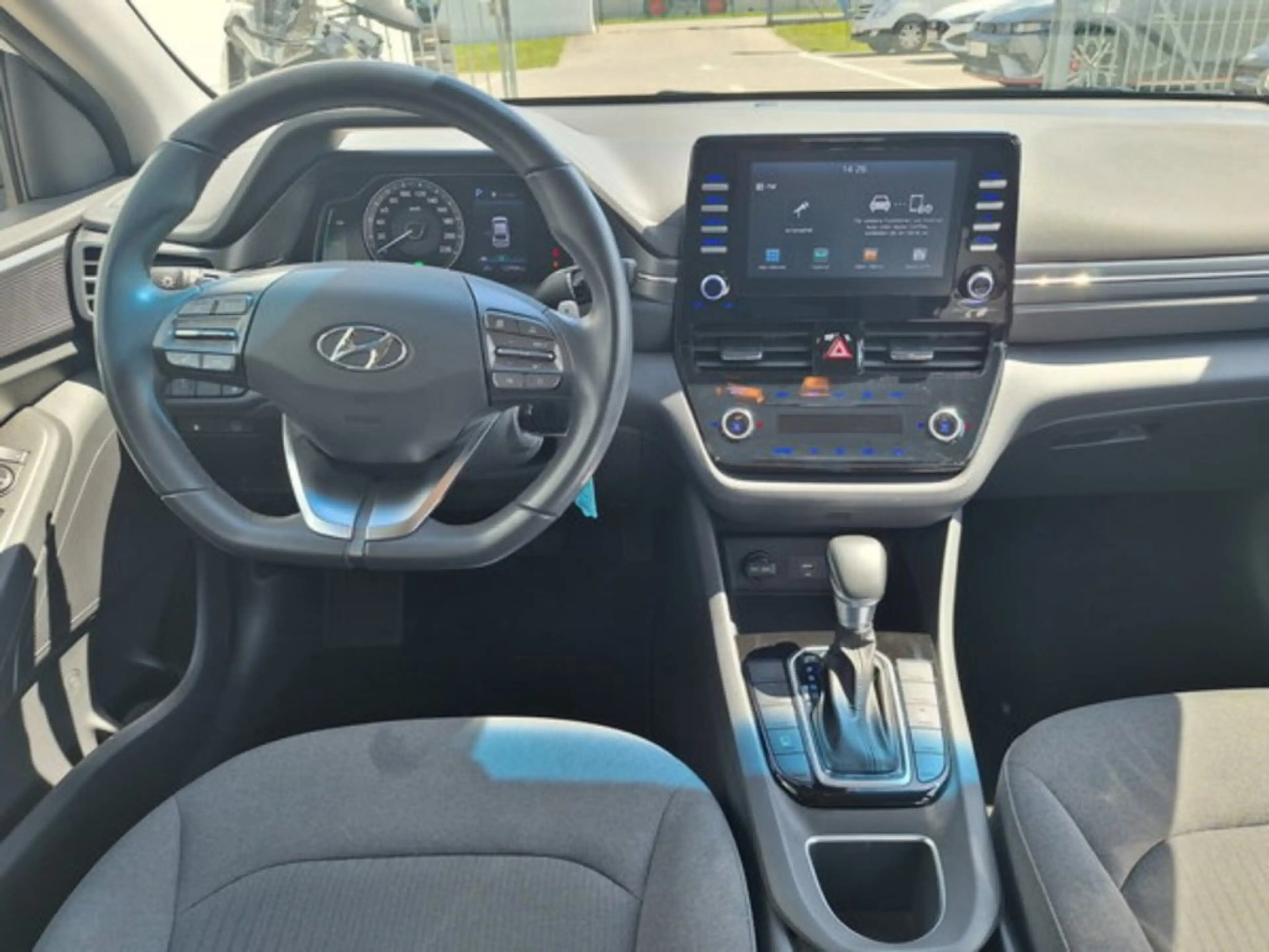 Hyundai IONIQ 1,6 GDi HEV Entry i0h30t — photo 6