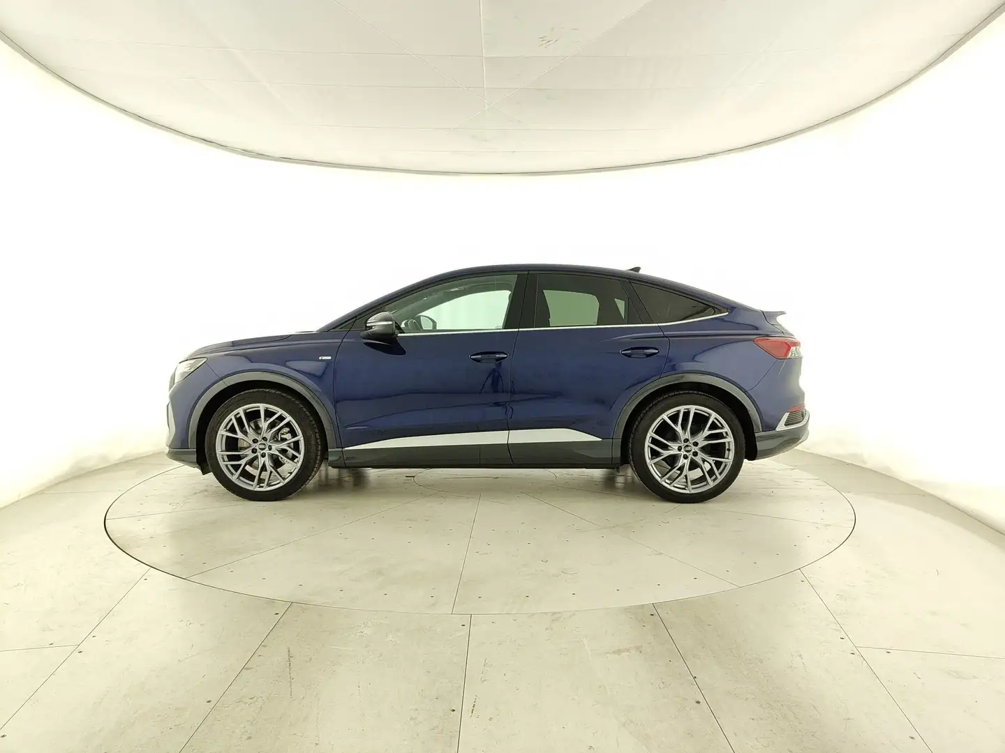 Audi Q4 e-tron Q4 SPB 45 e-tron S line edition - GANCIO TRAINO+M Blu/Azzurro - 2