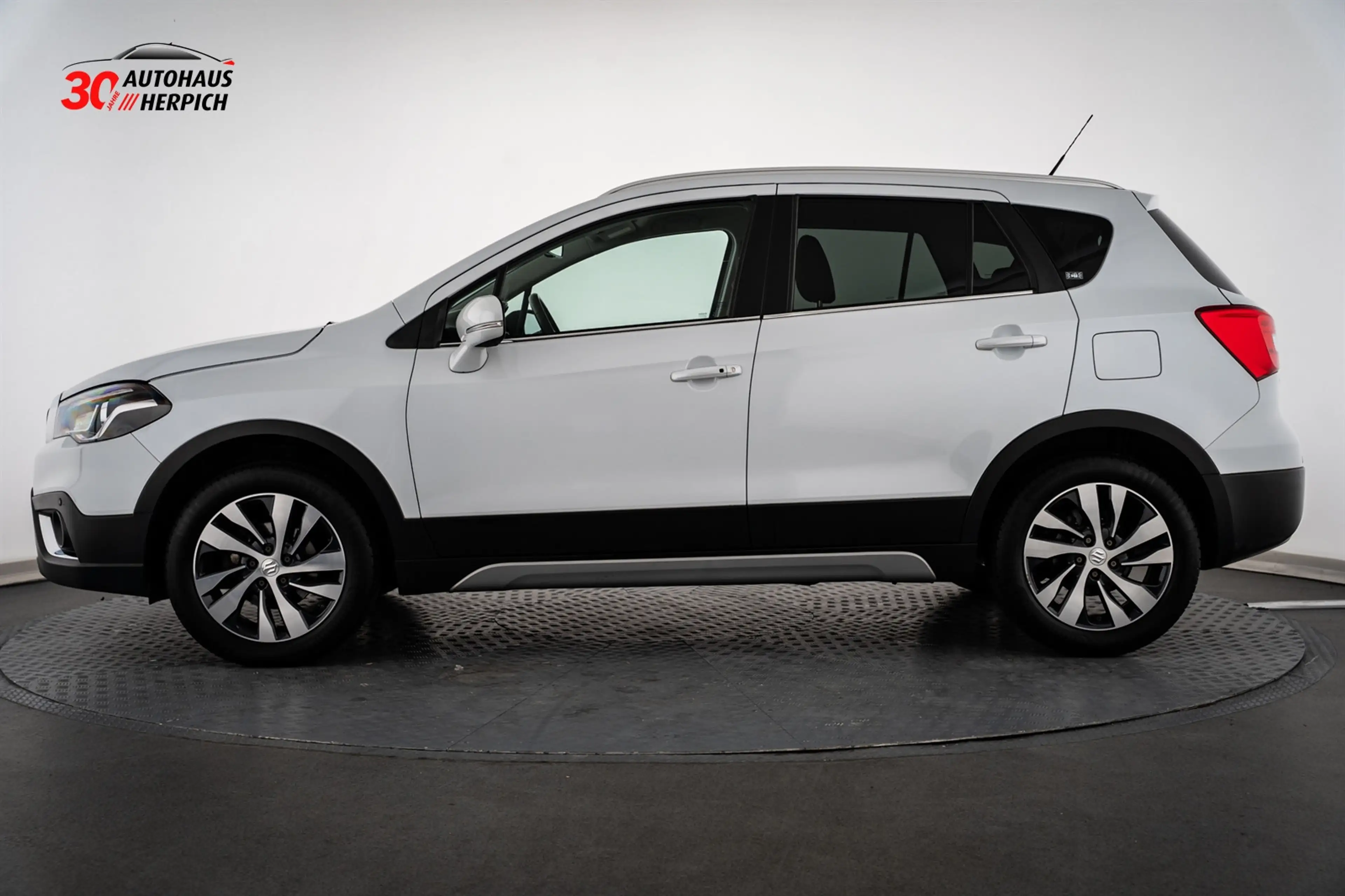Suzuki SX4 S-Cross 1.4 Hybrid 2WD Comfort+ LED NAVI PDC — photo 2