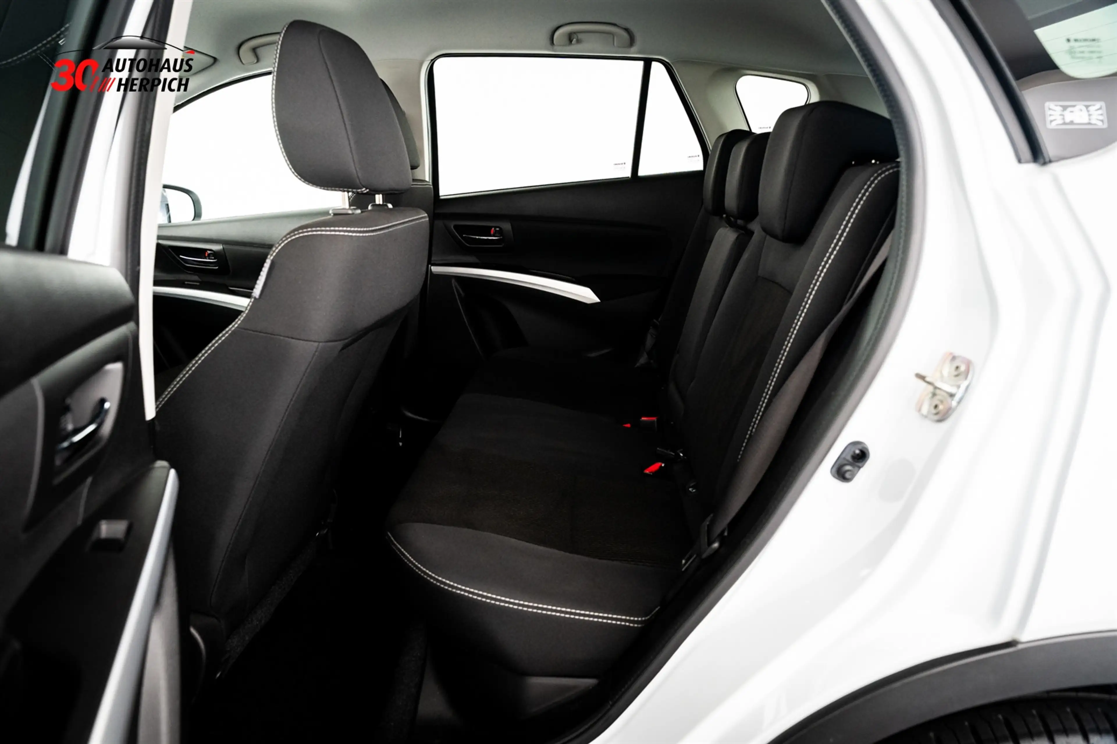 Suzuki SX4 S-Cross 1.4 Hybrid 2WD Comfort+ LED NAVI PDC — photo 13