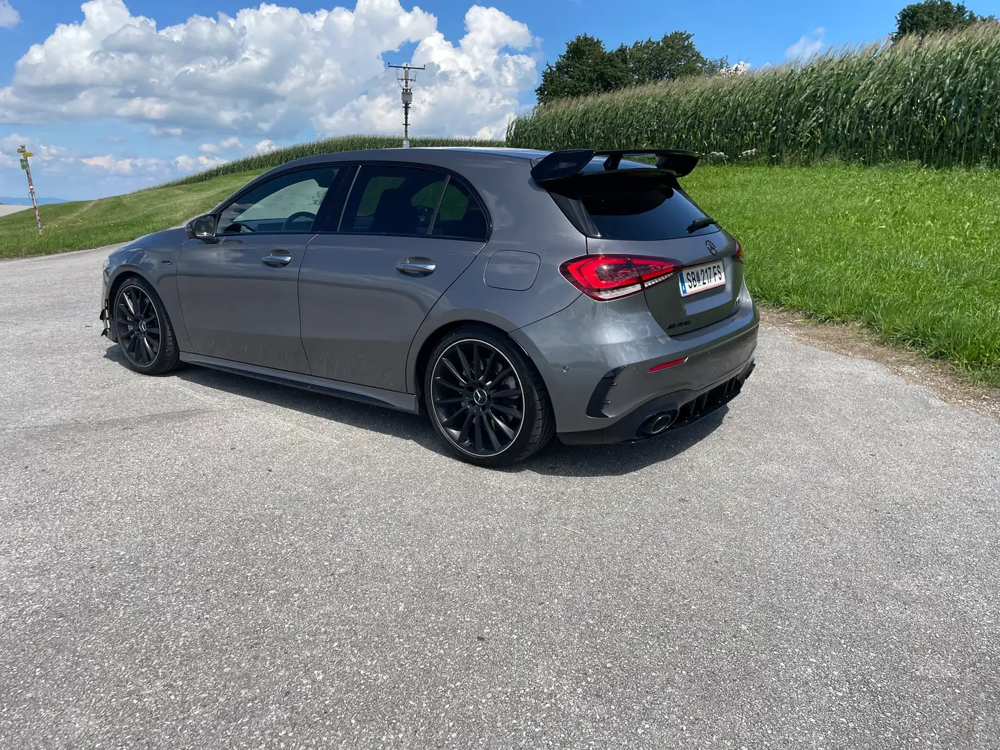 Mercedes-Benz A 35 AMG A 35 AMG 4MATIC Aut. Grau - 2