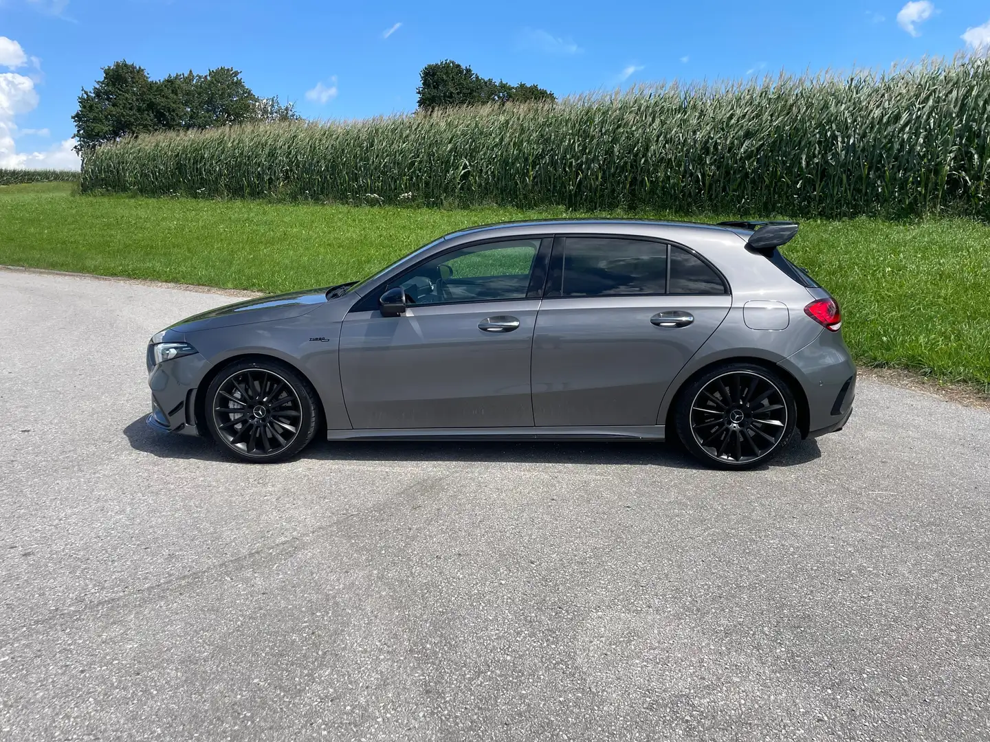 Mercedes-Benz A 35 AMG A 35 AMG 4MATIC Aut. Grau - 1