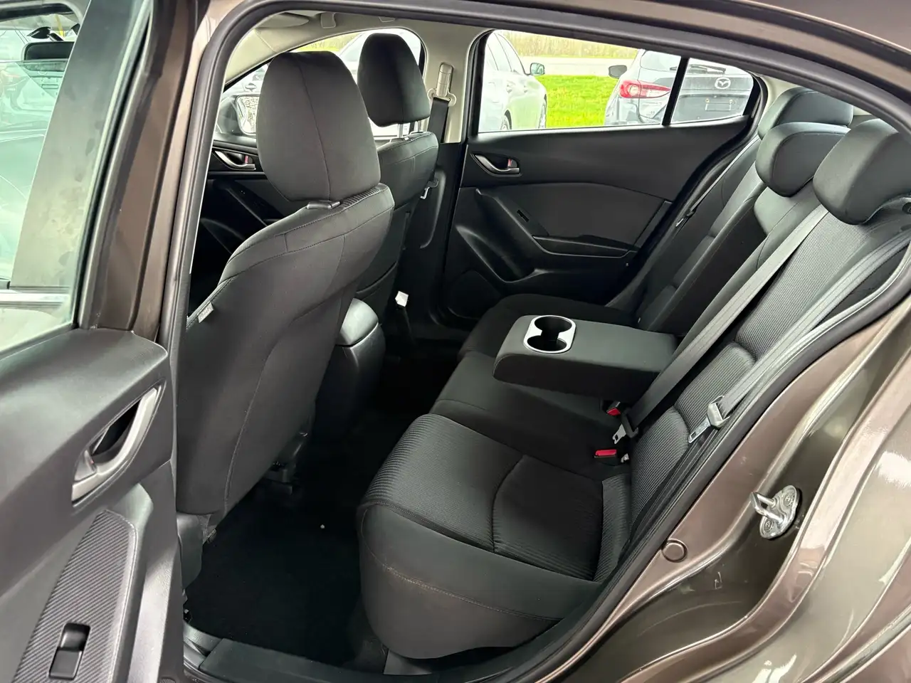 Mazda 3 снимка Mazda 3