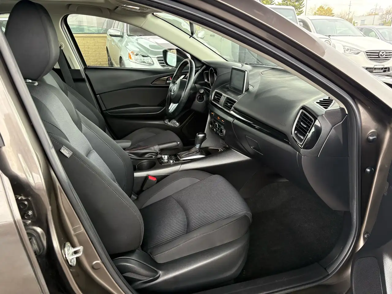 Mazda 3 снимка Mazda 3