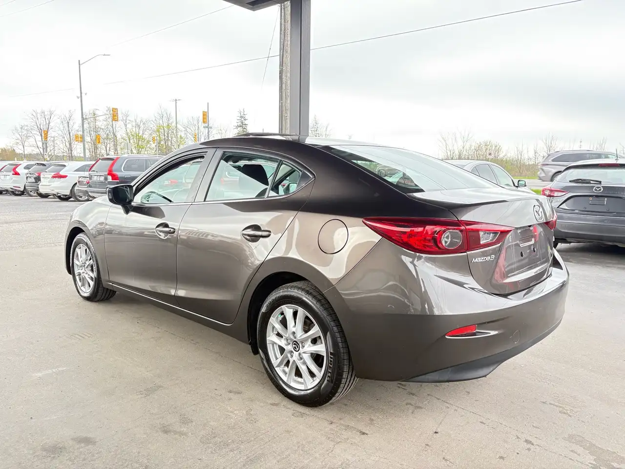 Mazda 3 снимка Mazda 3