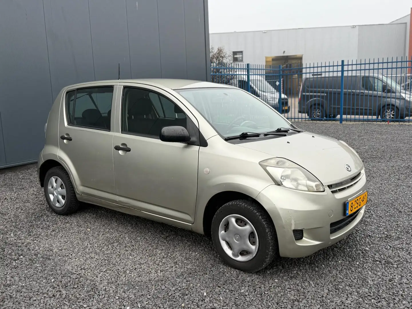 Daihatsu Sirion 2 1.0-12V Trend NWE APK!5DEURS!KOOPJE! Gelb - 1