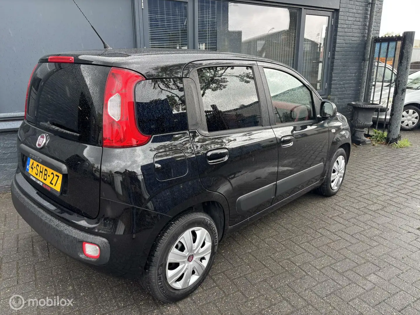 Fiat Panda 0.9 TwinAir Lounge Airco BlueTooth Privacy glas Noir - 2