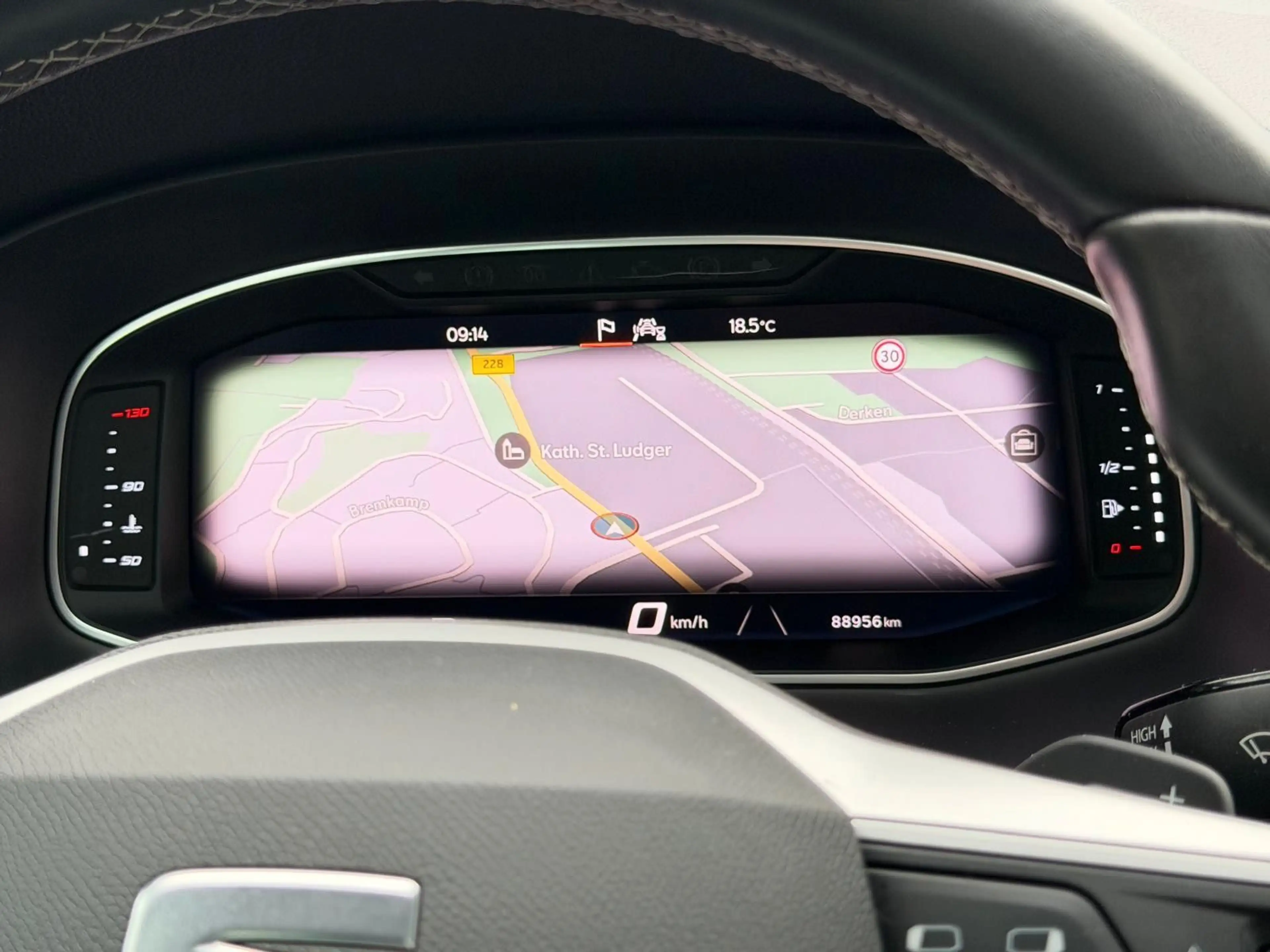 SEAT Ateca 2.0 TDI Xperience 4Drive Pano-360-AHK-LED- — photo 15