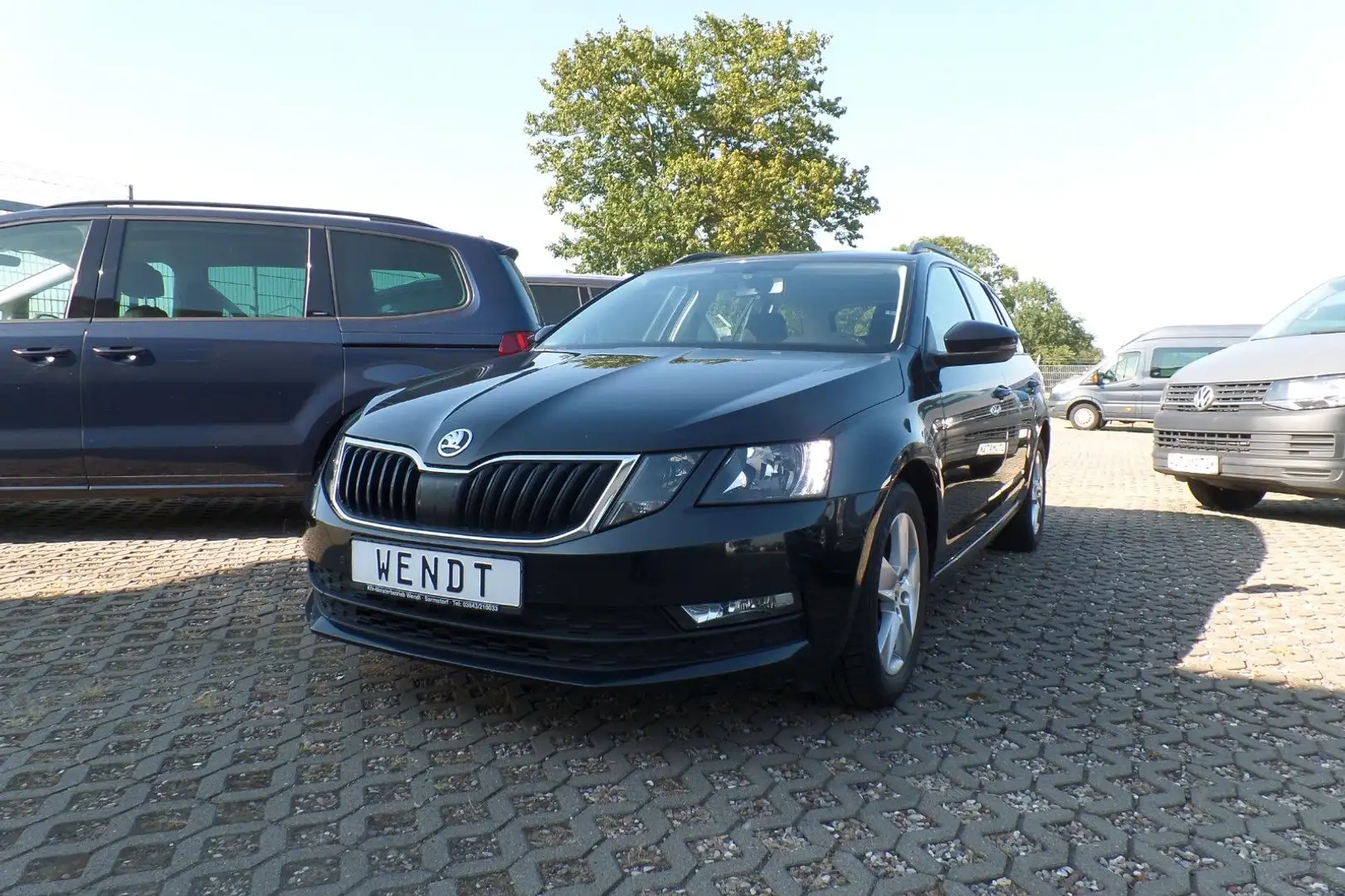 Skoda Octavia Combi Ambition Noir - 1