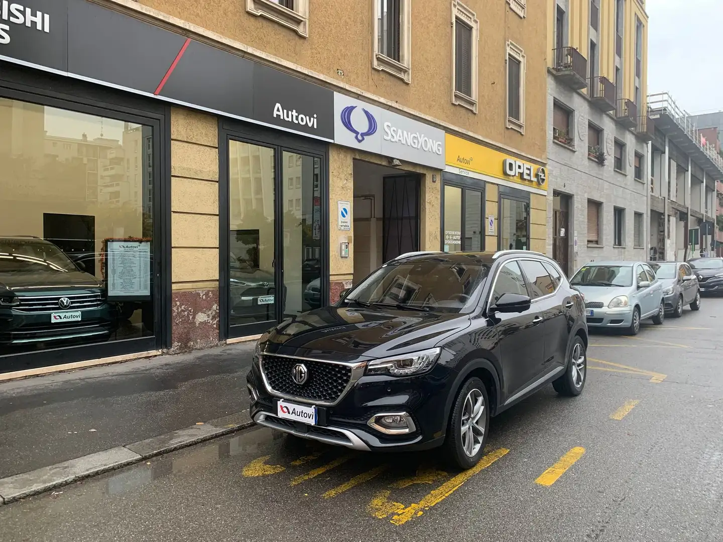 MG EHS Plug-in Hybrid Luxury (PROMO) Noir - 1