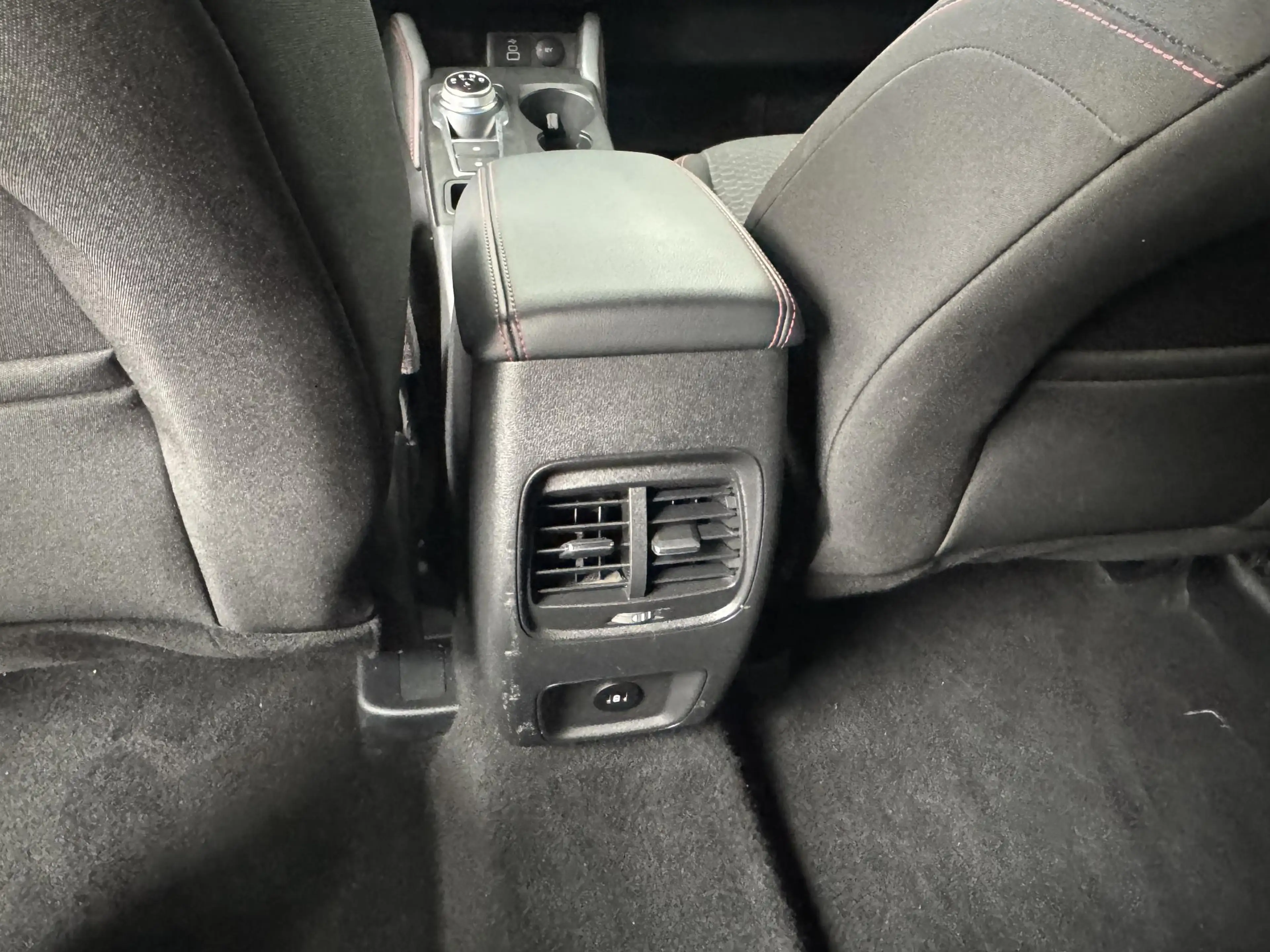 Ford Kuga 2.5 PHEV ST-Line | Navigatie| Camera | Trekhaak | — photo 13