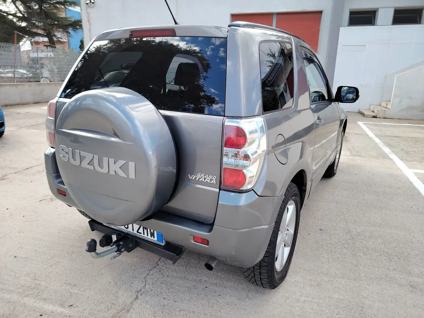 Suzuki Grand Vitara 3p 2.0 tdi 16v FL Gris - 2