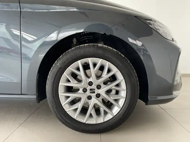 Seat Ibiza view 8