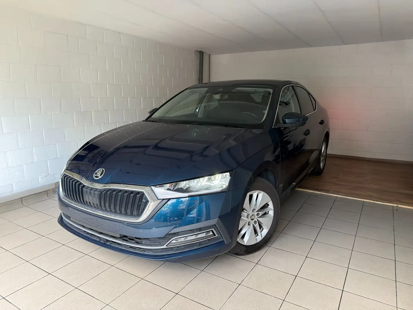 Skoda Octavia Octavia 1.0 * GARANTIE 12M * CARPLAY SANS FIL * Bleu - 1