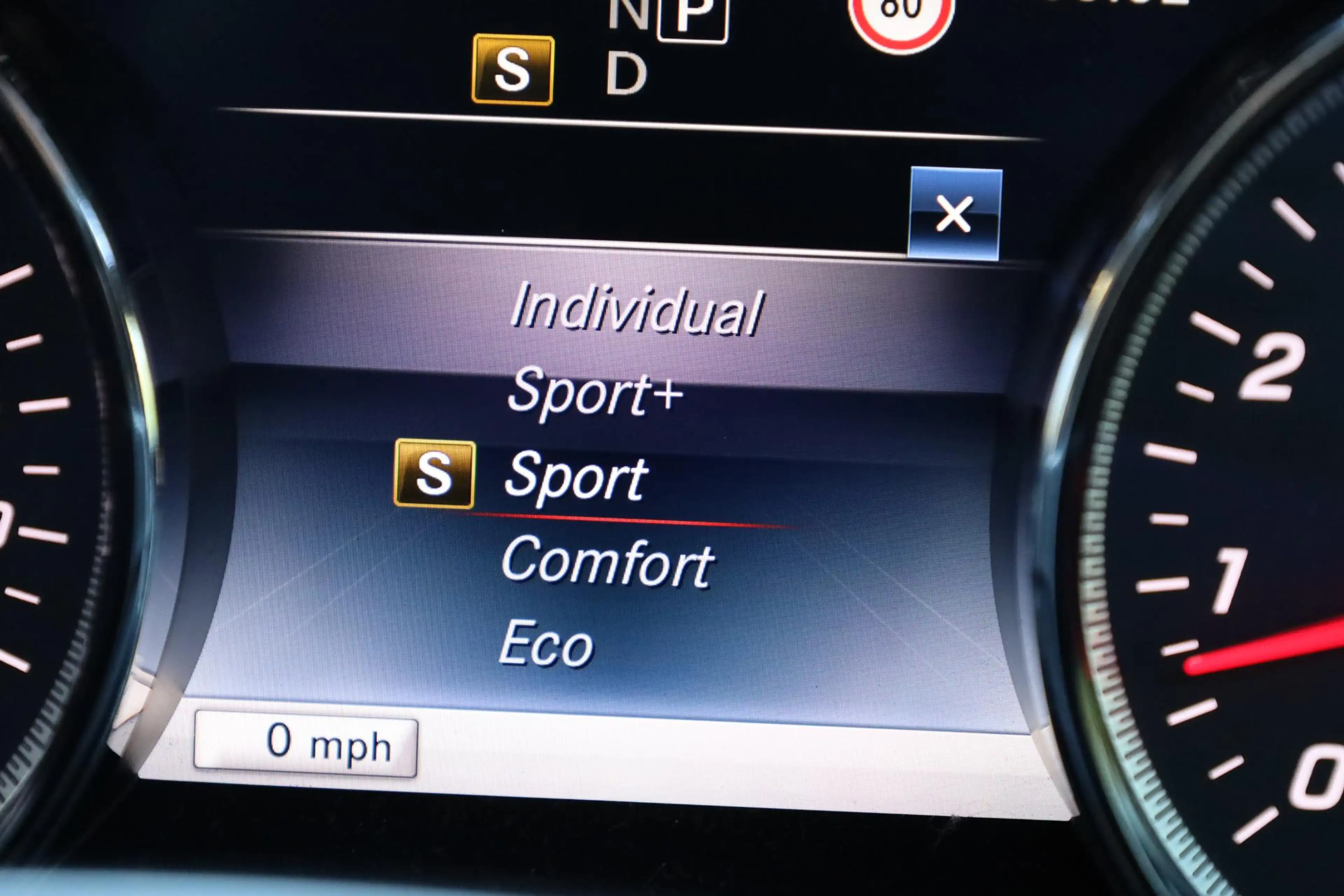 Mercedes-Benz E 250 Premium Plus AMG-LINE PANO BURMESTER LEER HUD CARP — photo 17