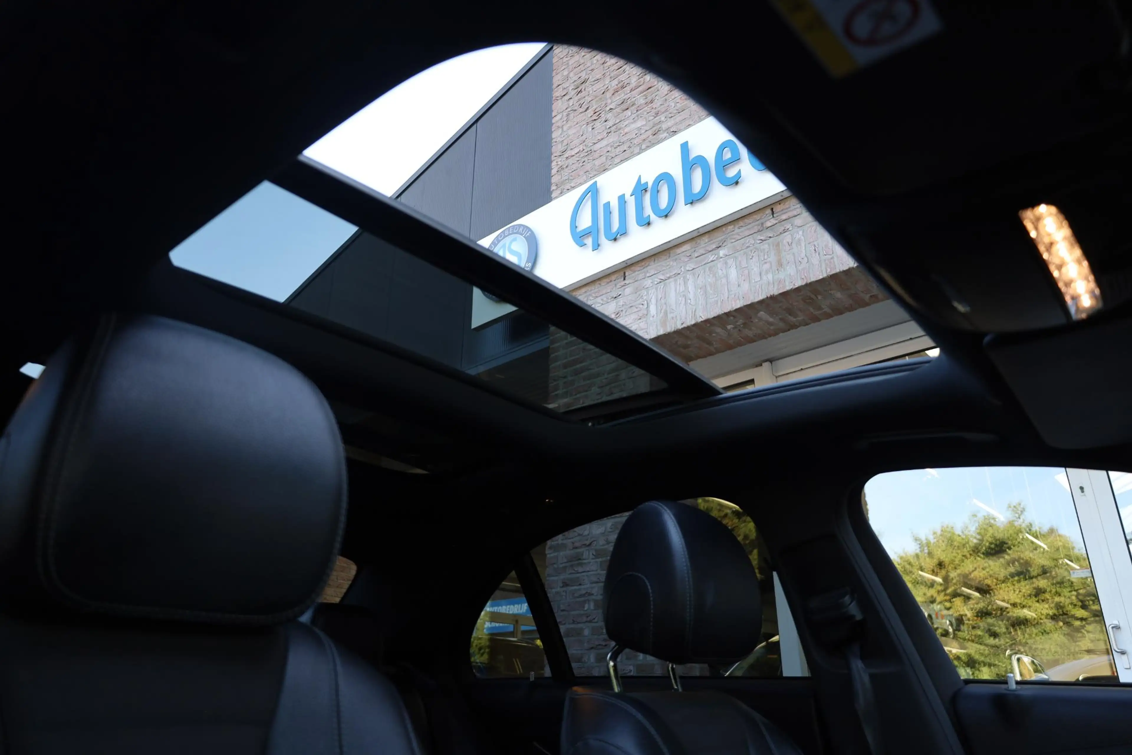 Mercedes-Benz E 250 Premium Plus AMG-LINE PANO BURMESTER LEER HUD CARP — photo 42